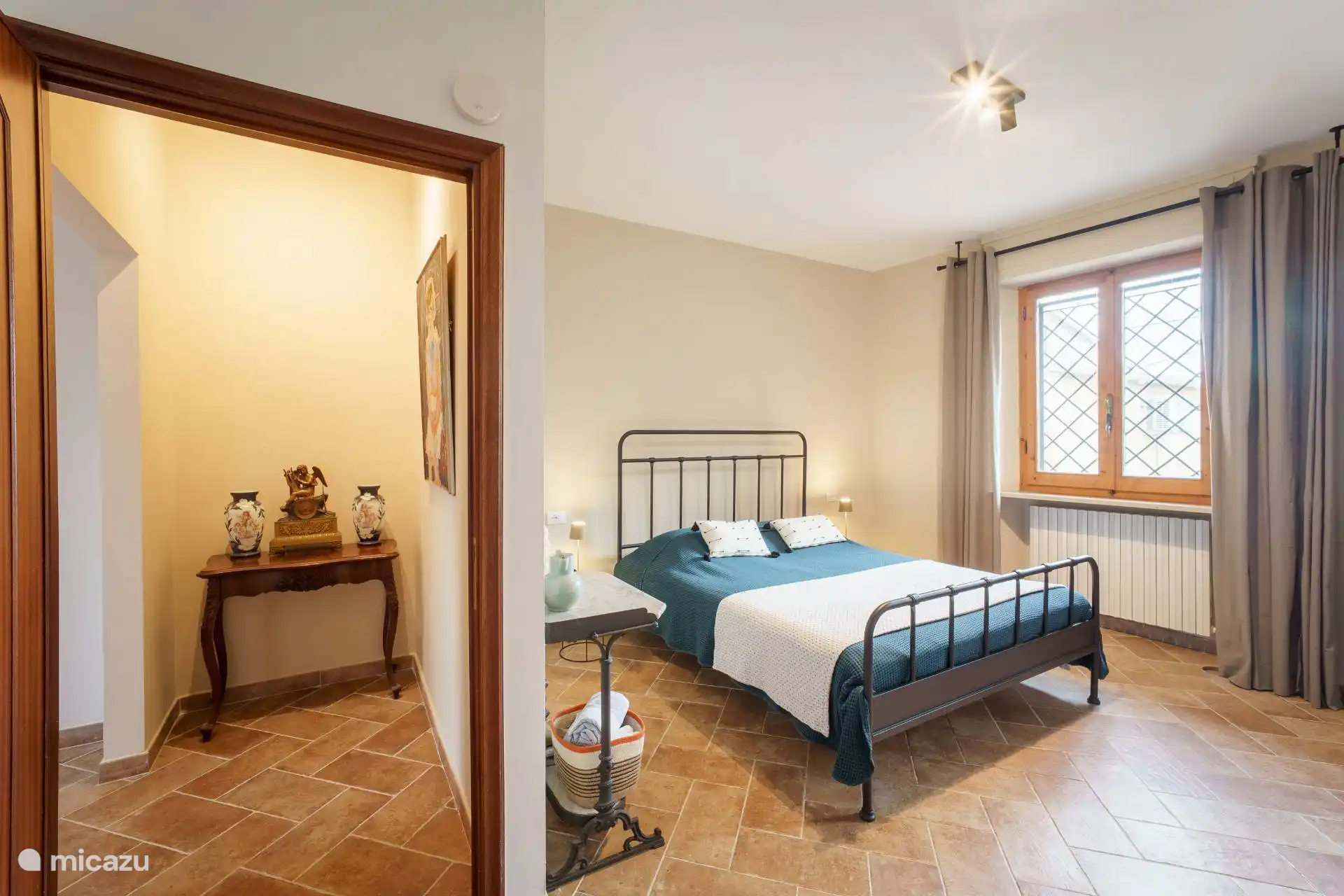 entrance 2nd bedroom