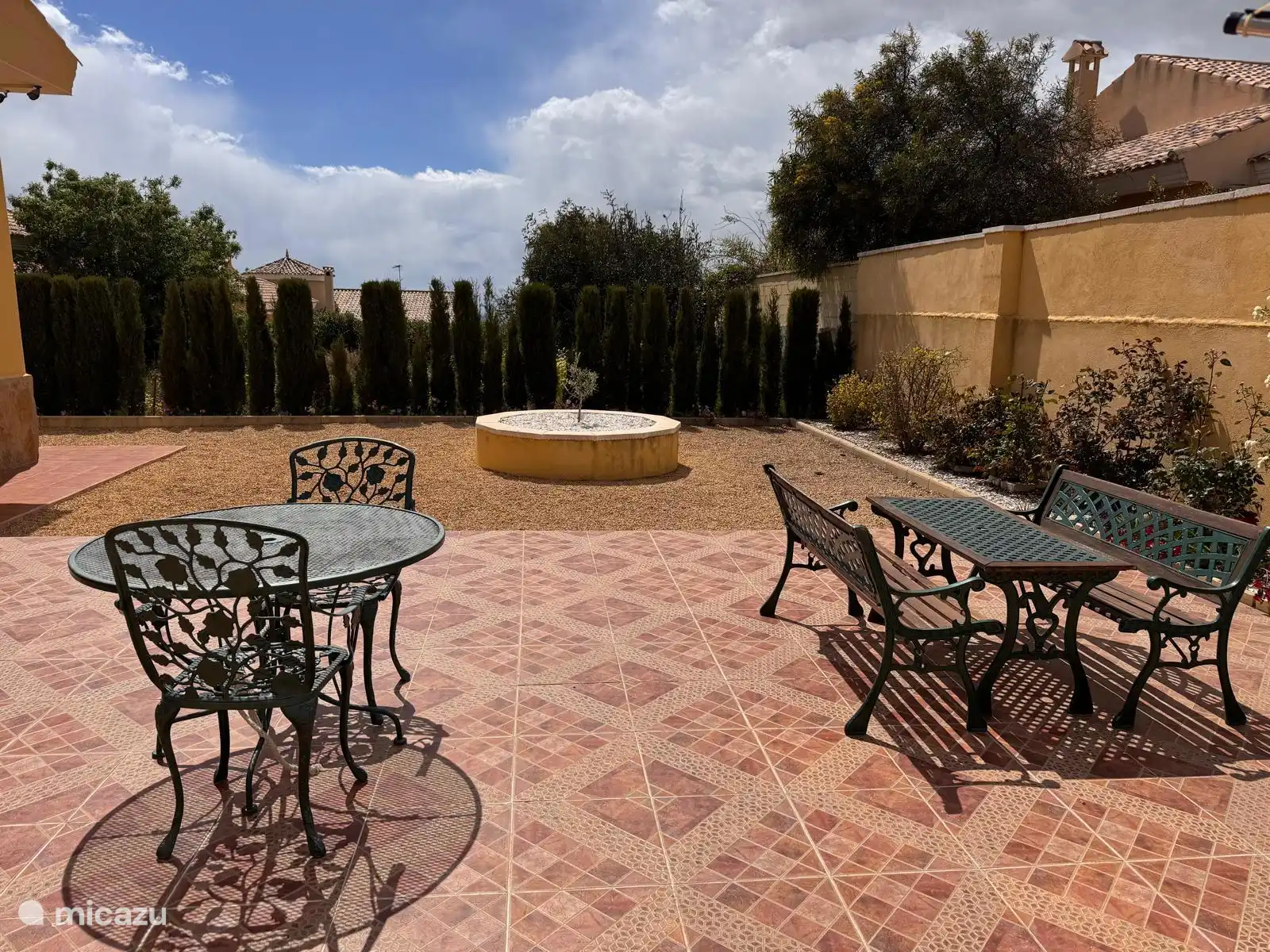 Prachtig terras achteraan 