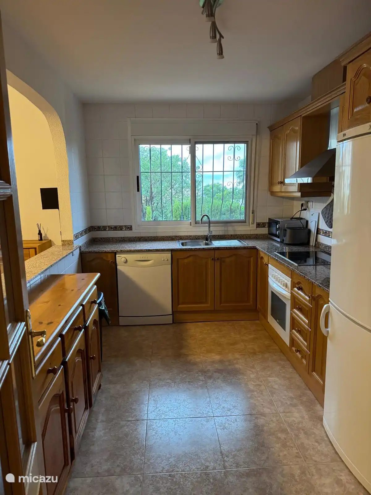 Volledig uitgeruste keuken 