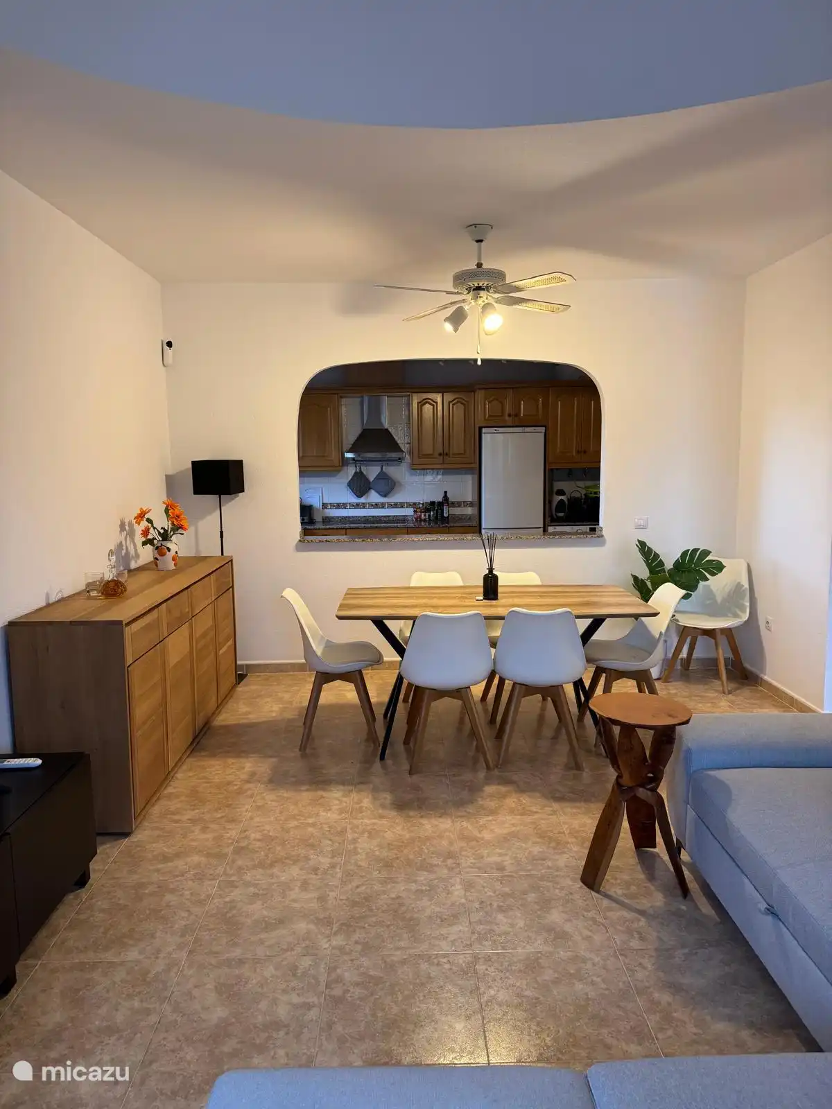 Eetplaats met open keuken