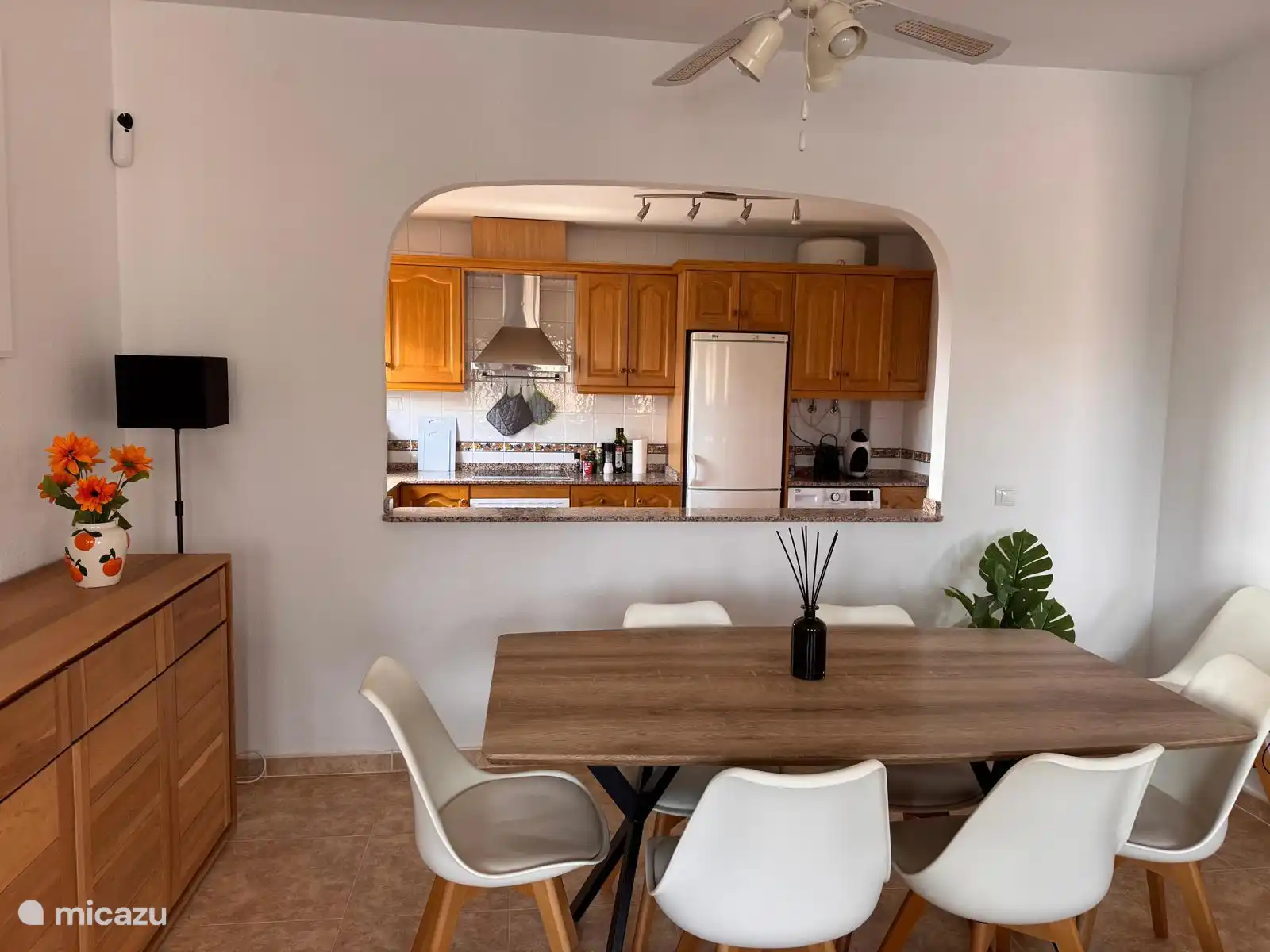 Eetplaats aansluitend op de keuken.