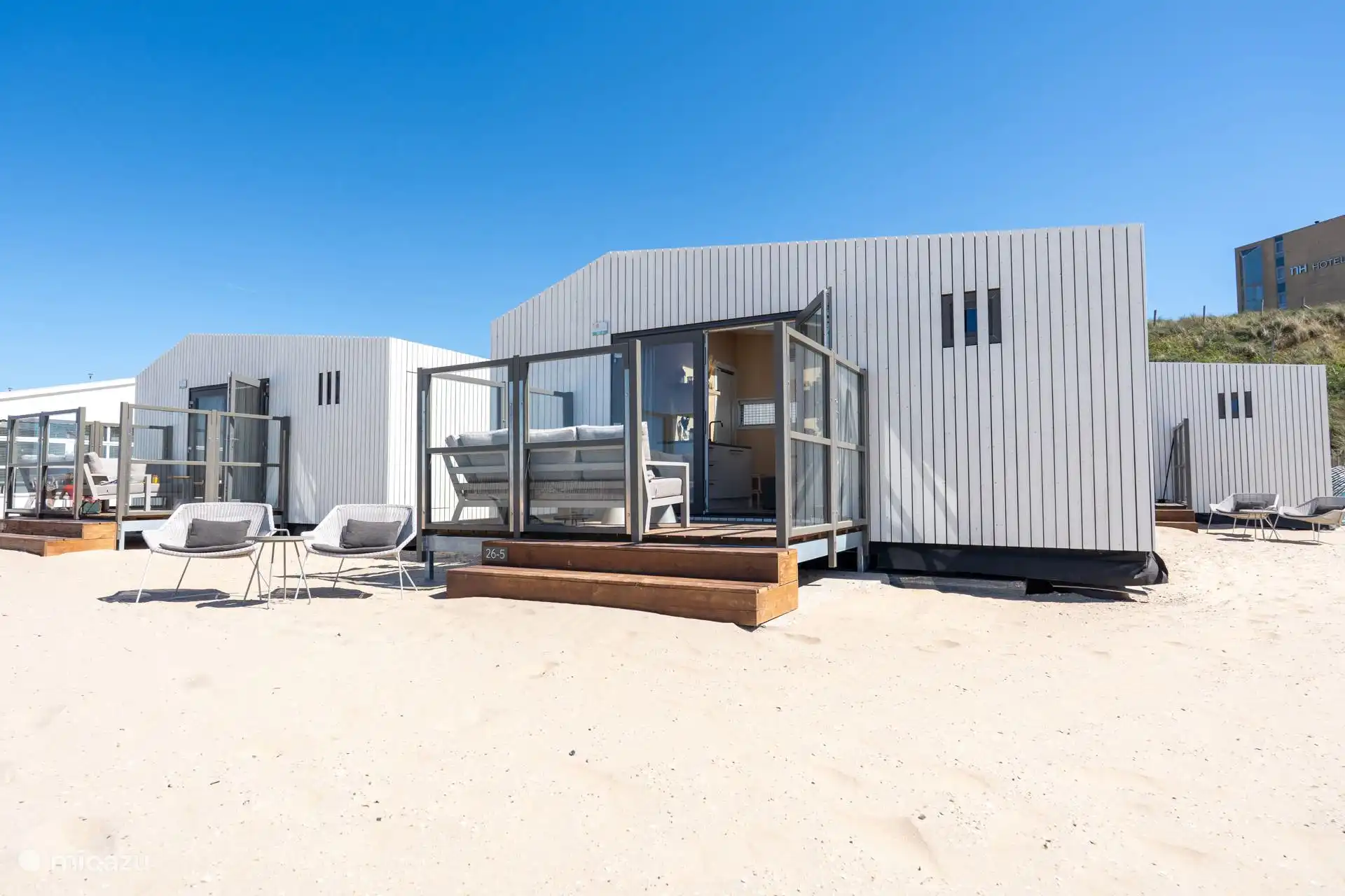 Les maisons de plage sont situées sur la plage de Zandvoort.