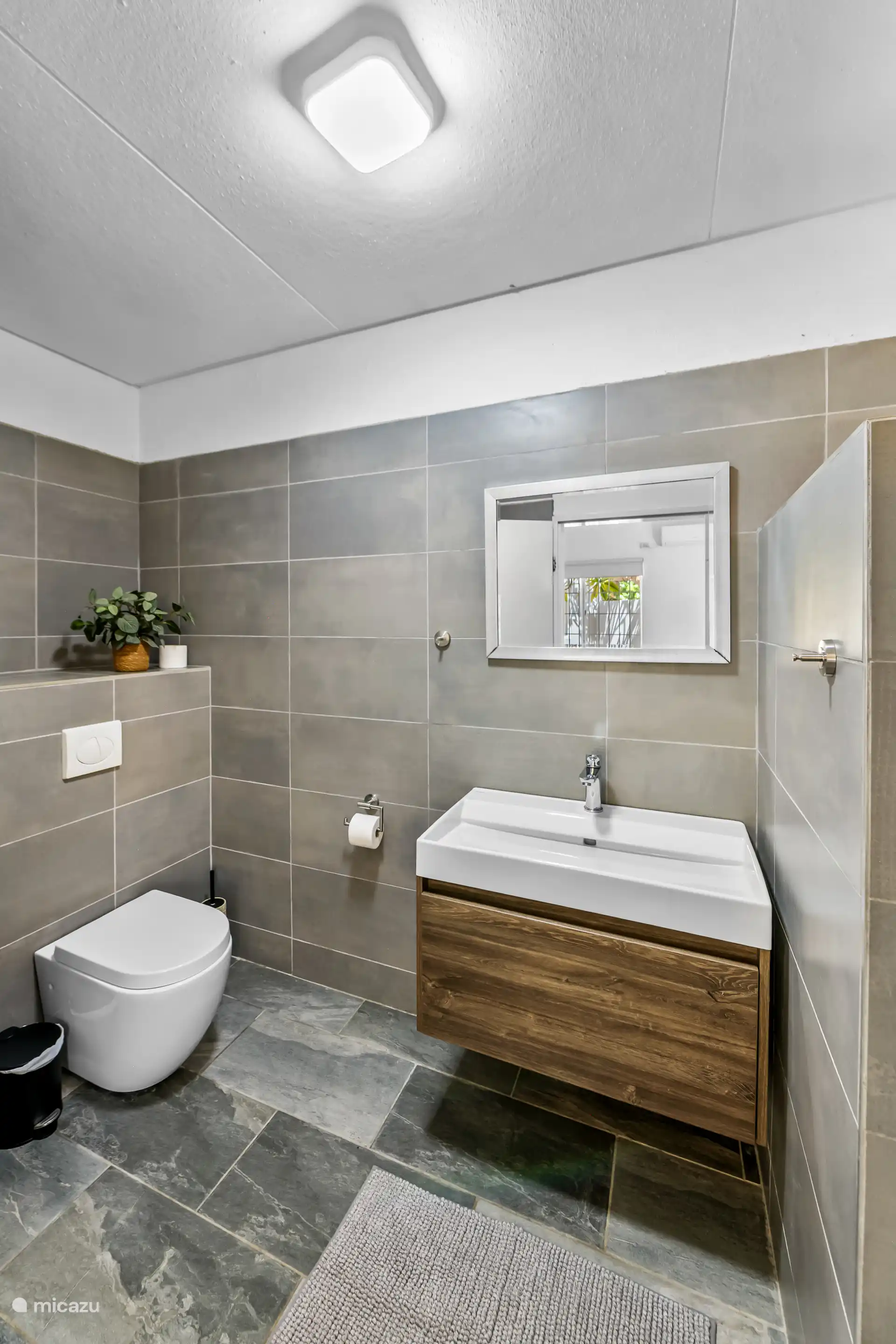 La salle de bain.