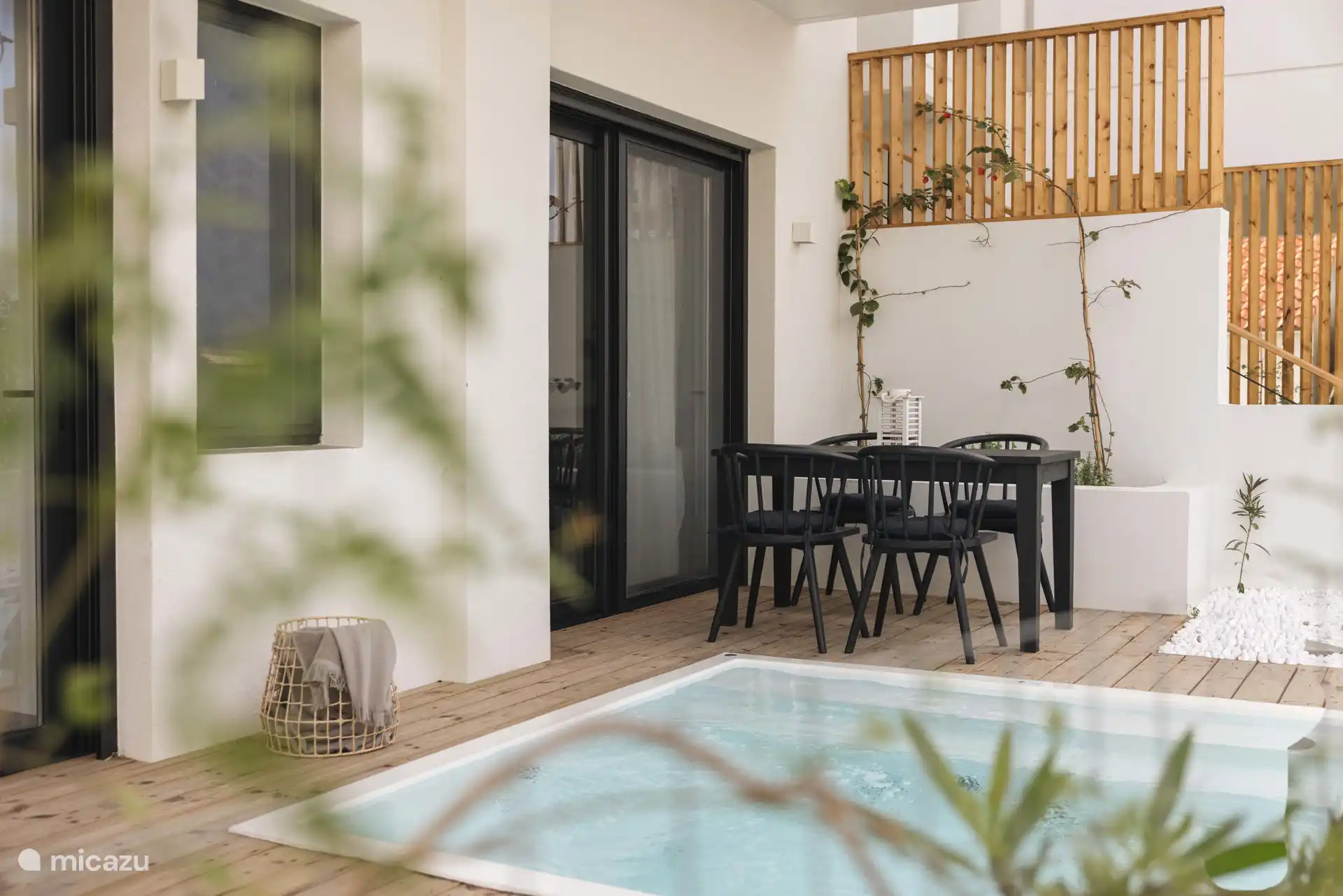 Terras en mini-zwembad