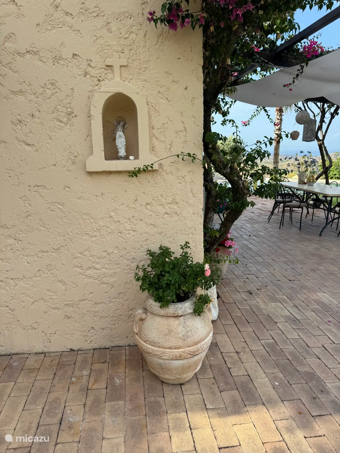Terrace in front of the kitchen door