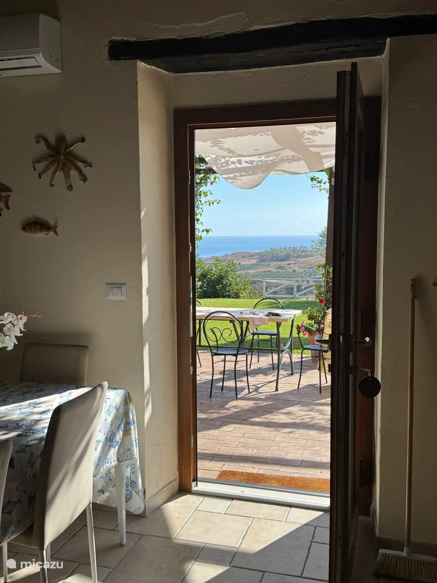 Door from kitchen to terrace