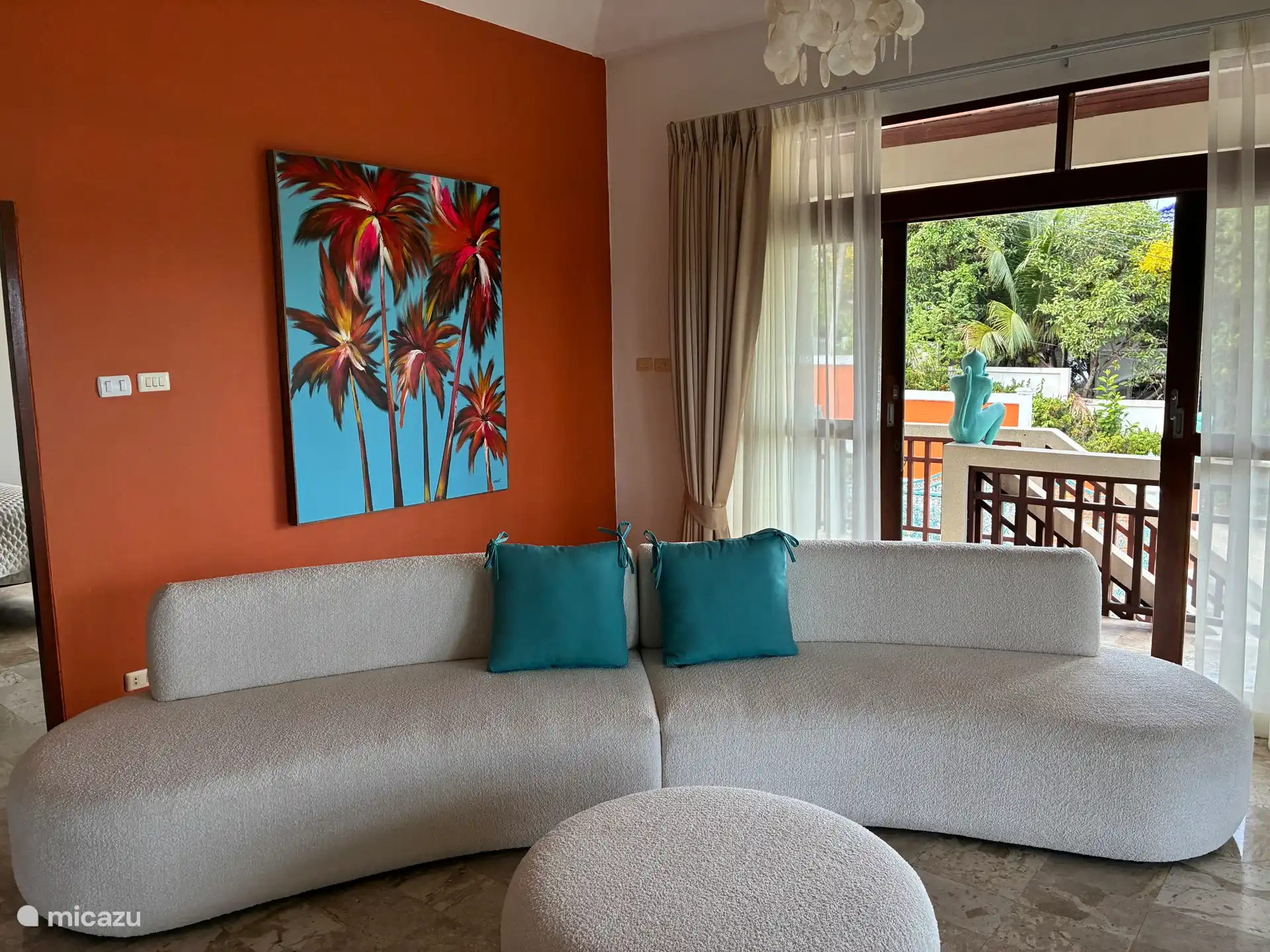 bank boven woonkamer