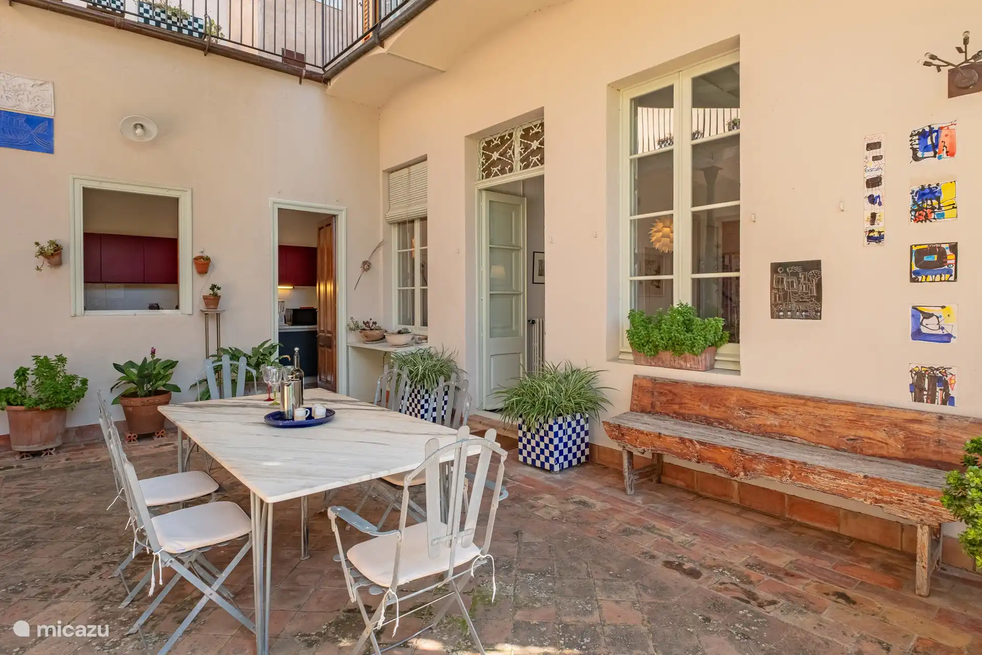 Terras naar de keuken. 