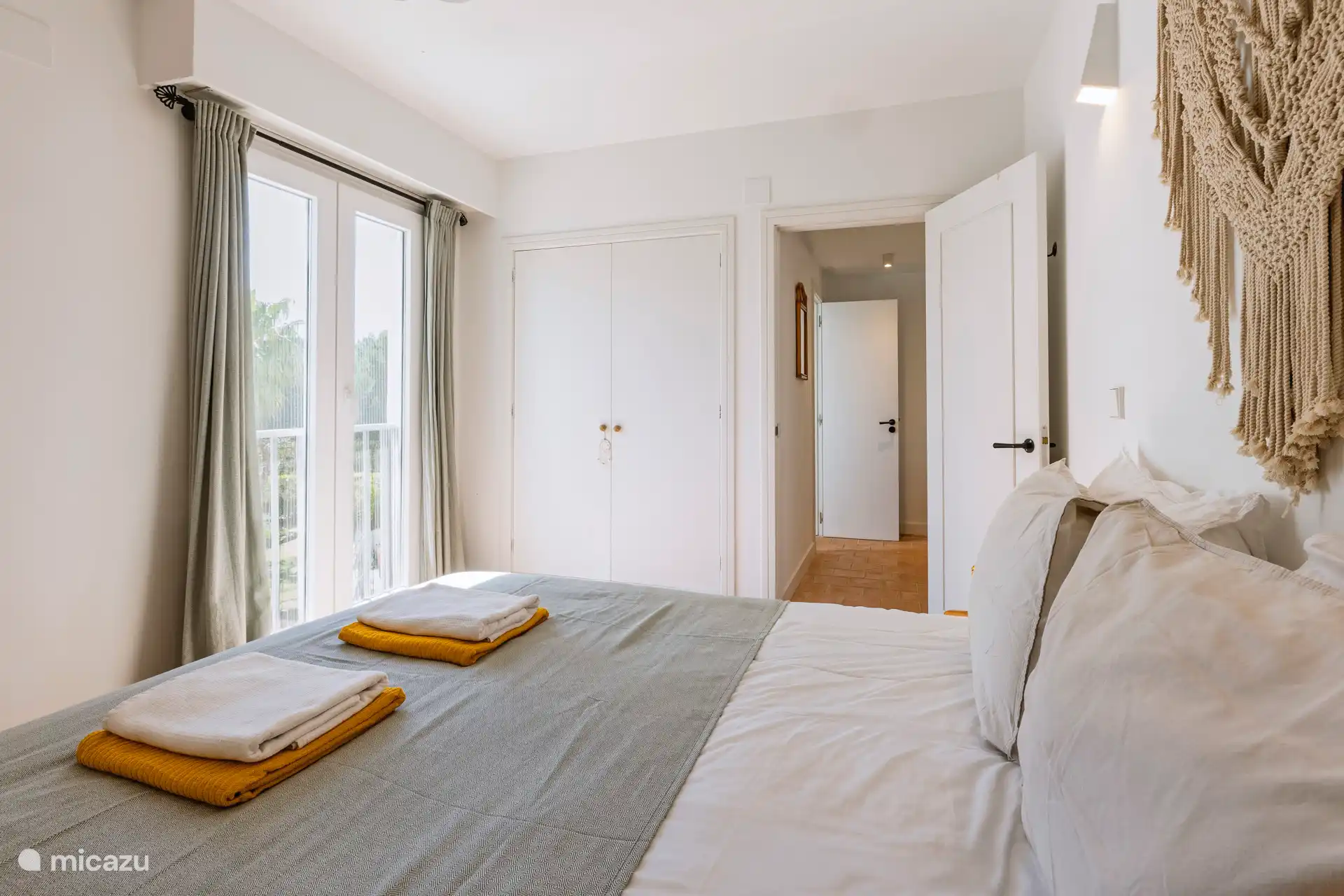 Bedroom with double bed