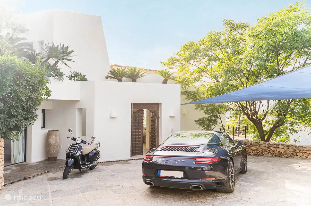 Entrance to Villa Amor