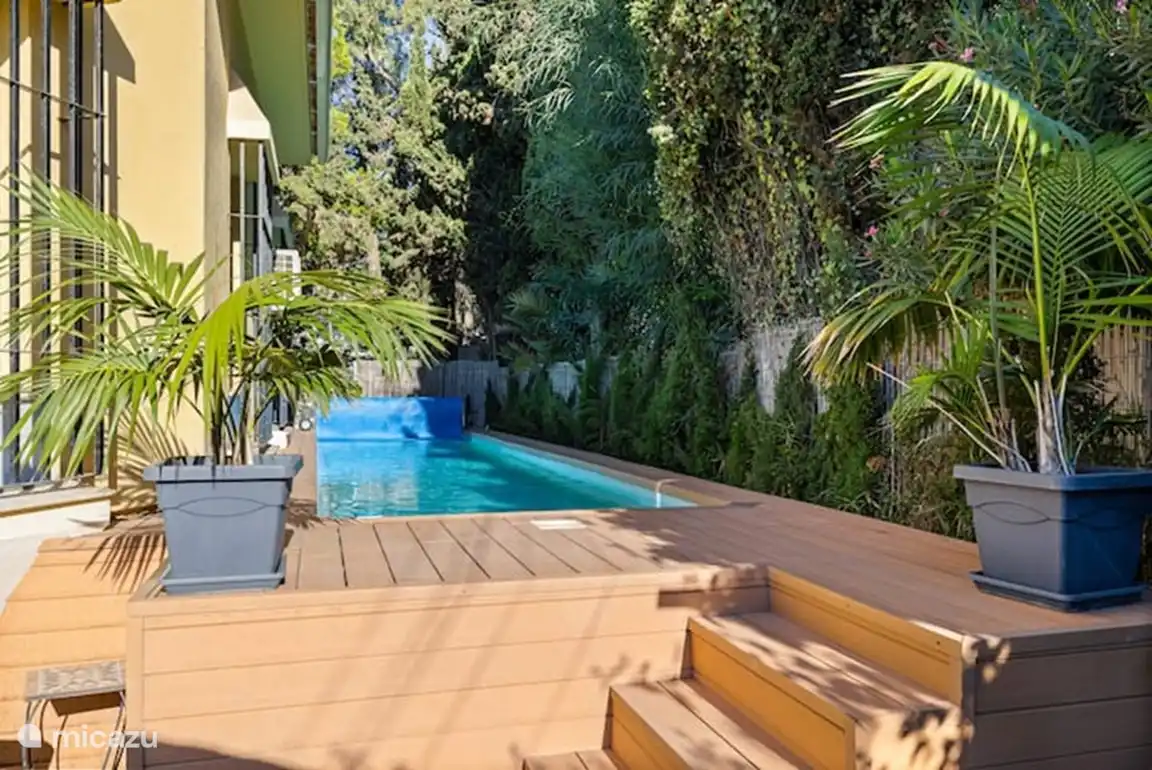 Entrée de la piscine