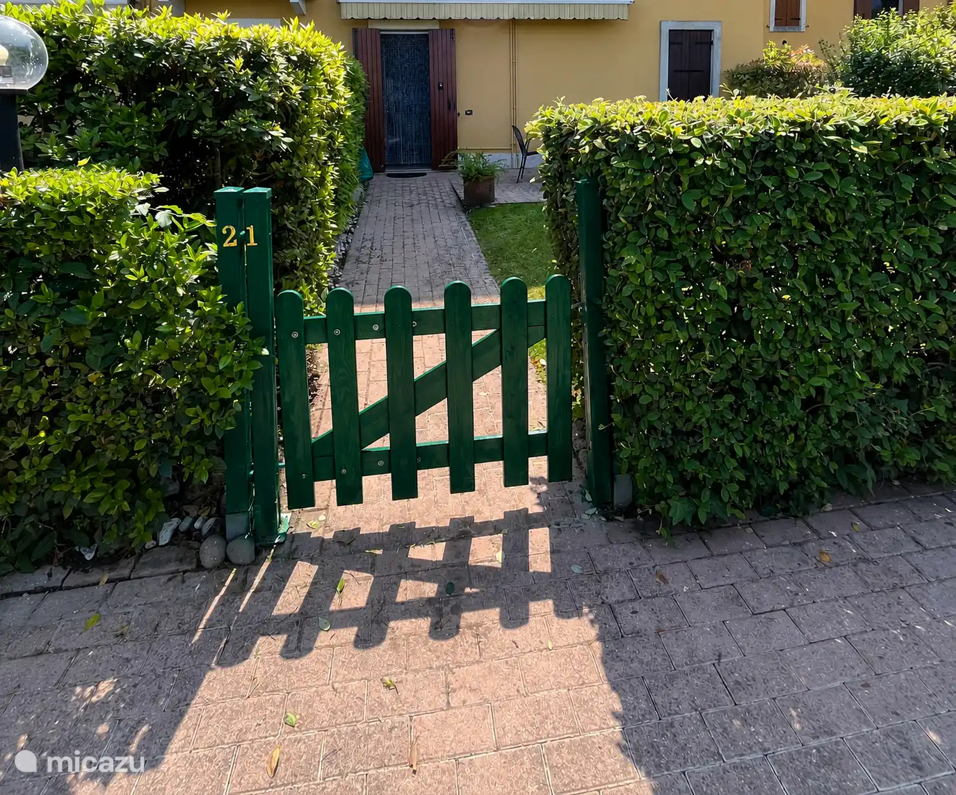 Entrada a la casa