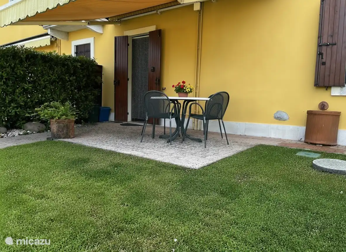 Sillas y mesa