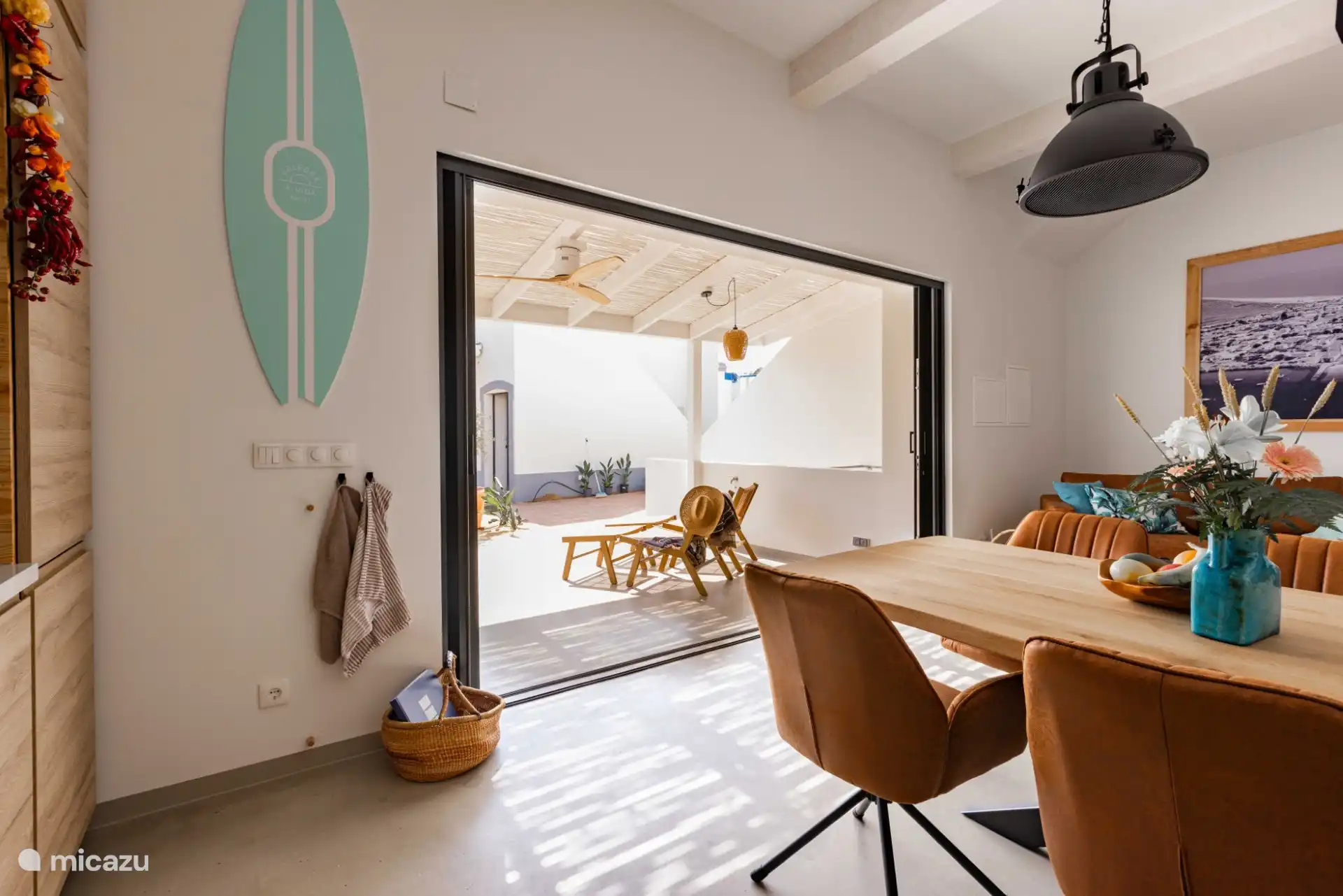 Woonkamer/eetkamer met privéterras Celebra a Vida Resort