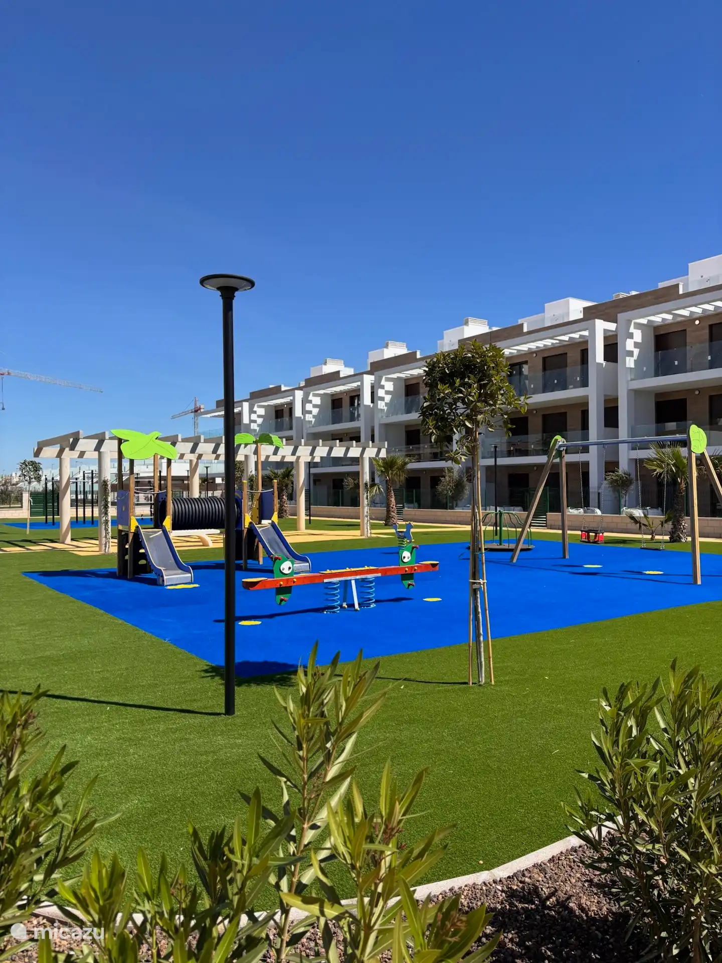 Desde nuestra terraza se puede ver este parque. Perfecto para la supervisión infantil. 