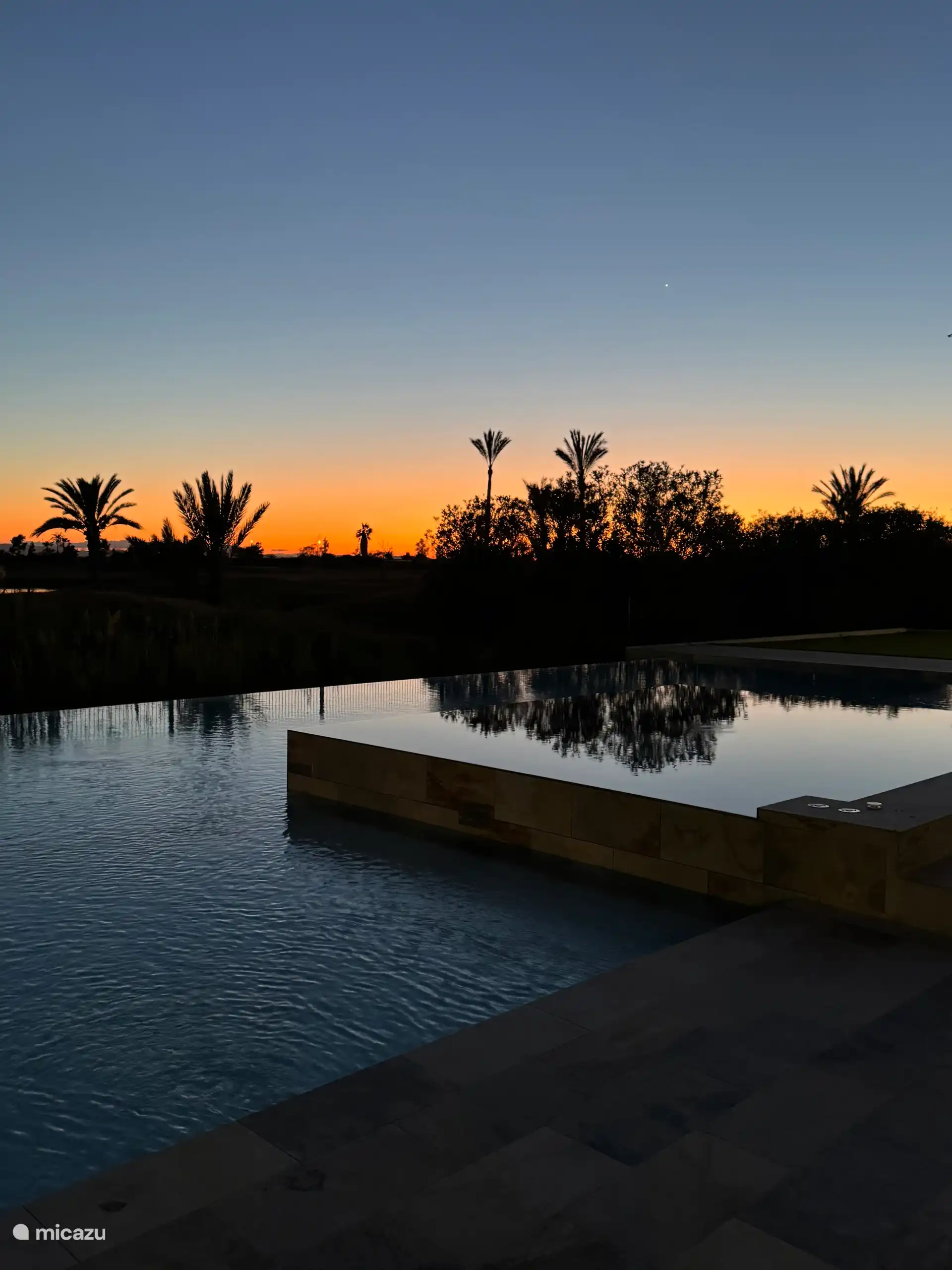 Infinitypool por la noche. 