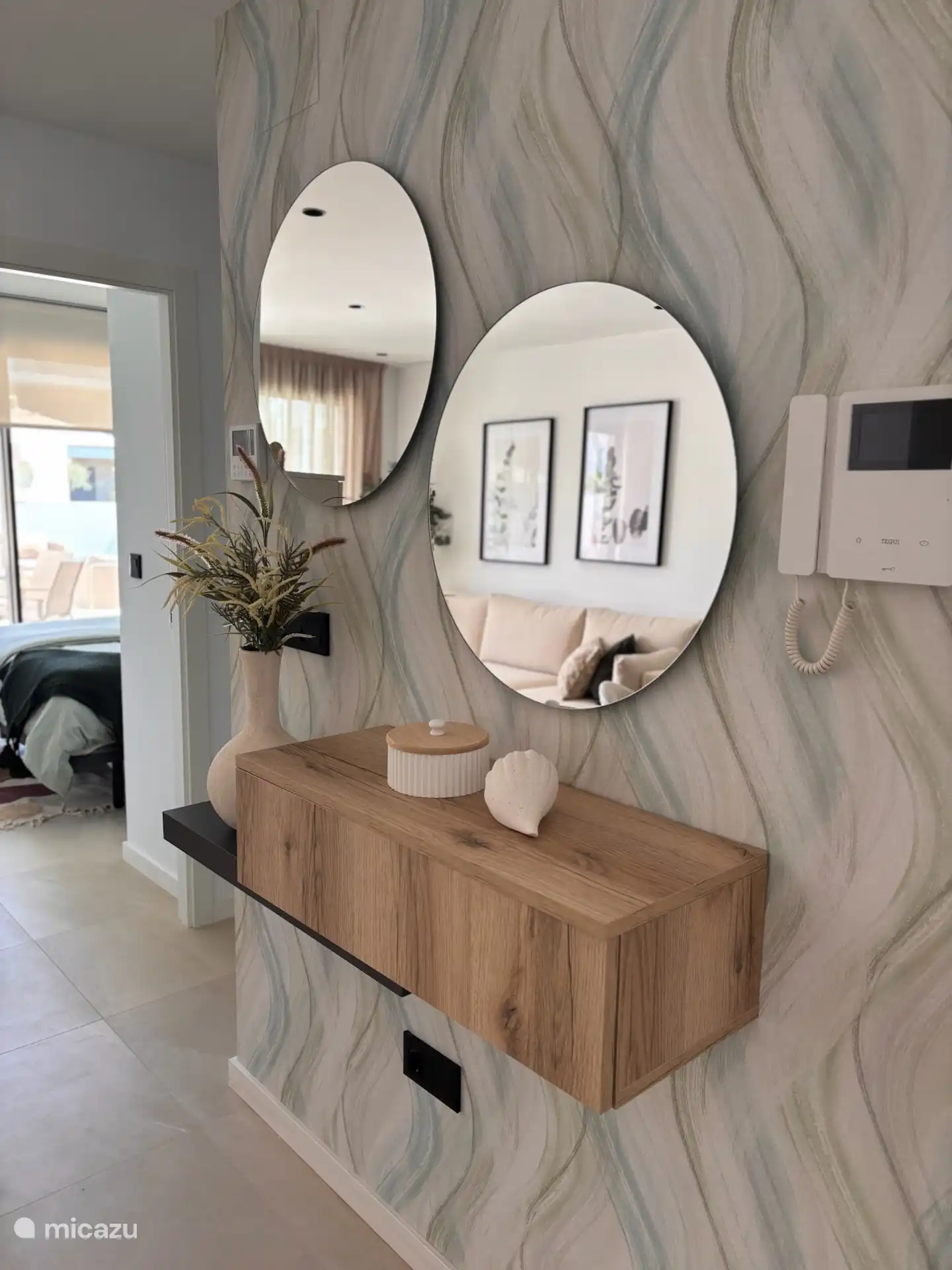 Vista al entrar en el apartamento. 