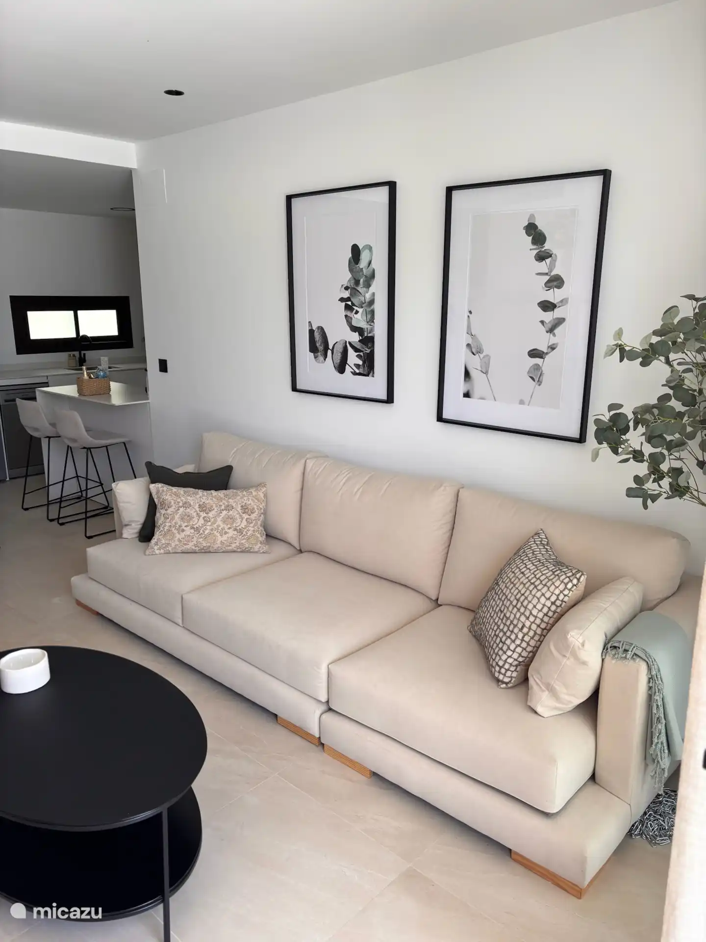 ¡Sofá lounge precioso!