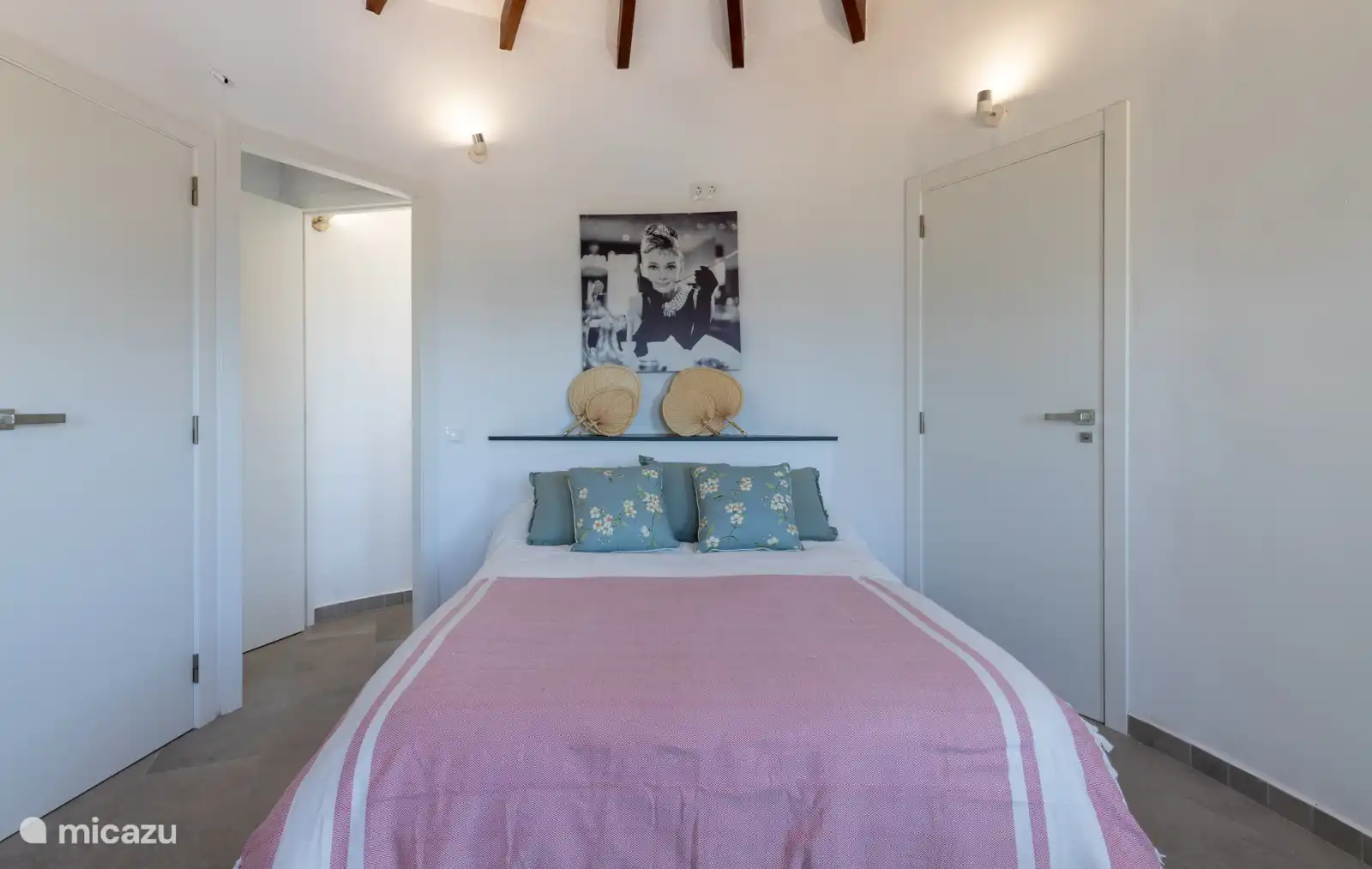 Dormitorio en la segunda planta con baño en suite