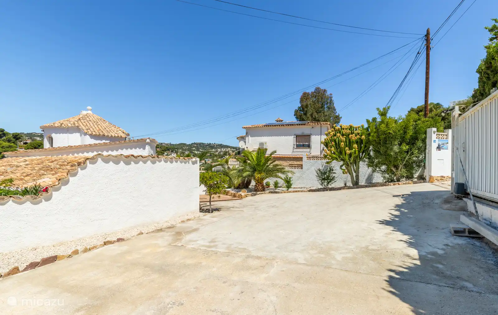 Zona de aparcamiento para hasta 4 coches
