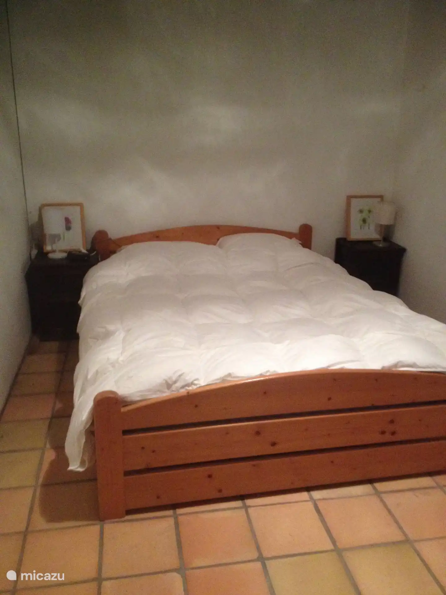 Bedroom with 2 person bed