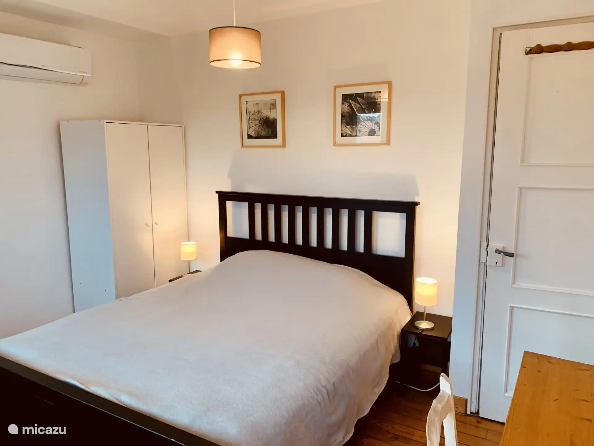 Slaapkamer 3, eerste verdieping, met veldbed