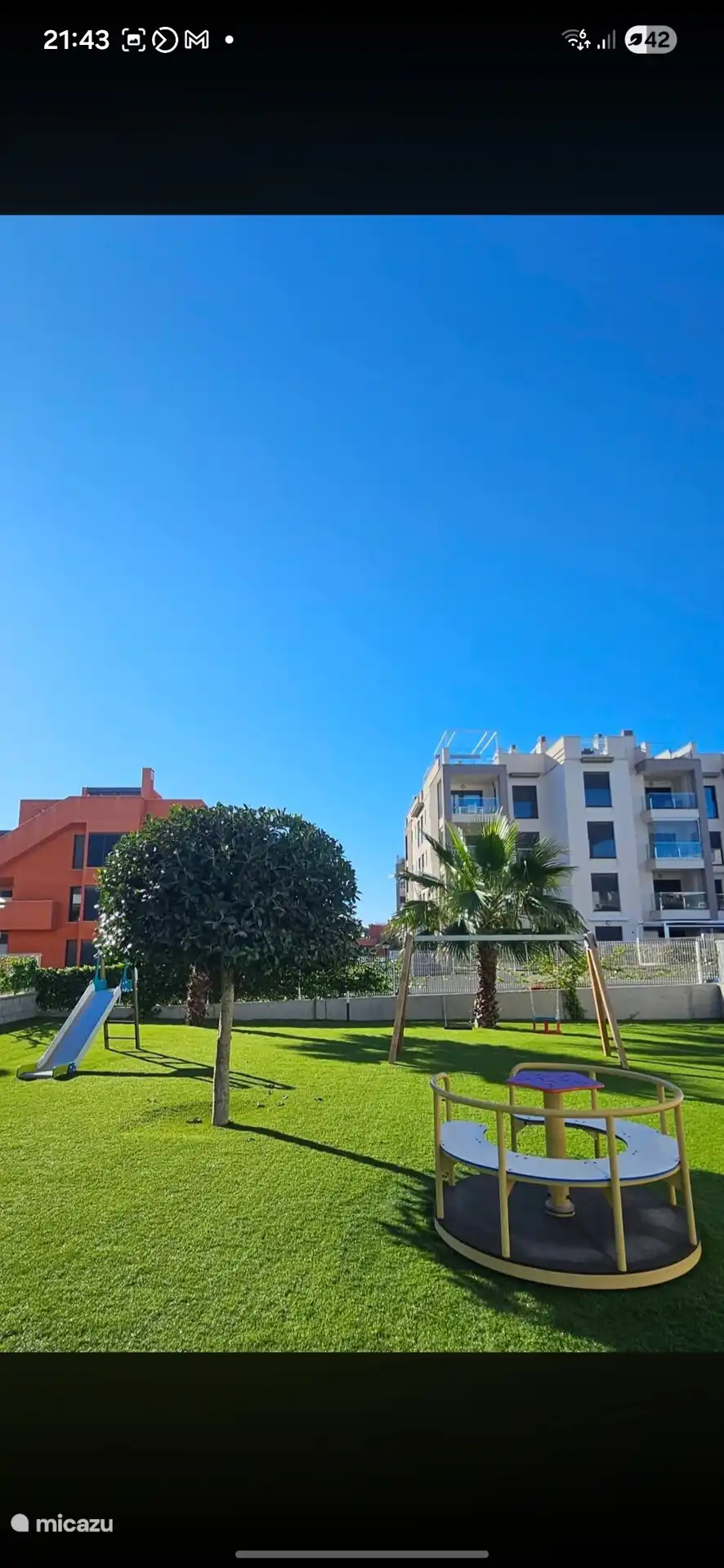 A child's paradise! Enjoy a secure playground within the residence. Slide and turnstile for hours of fun under the sun, right at the foot of your accommodation