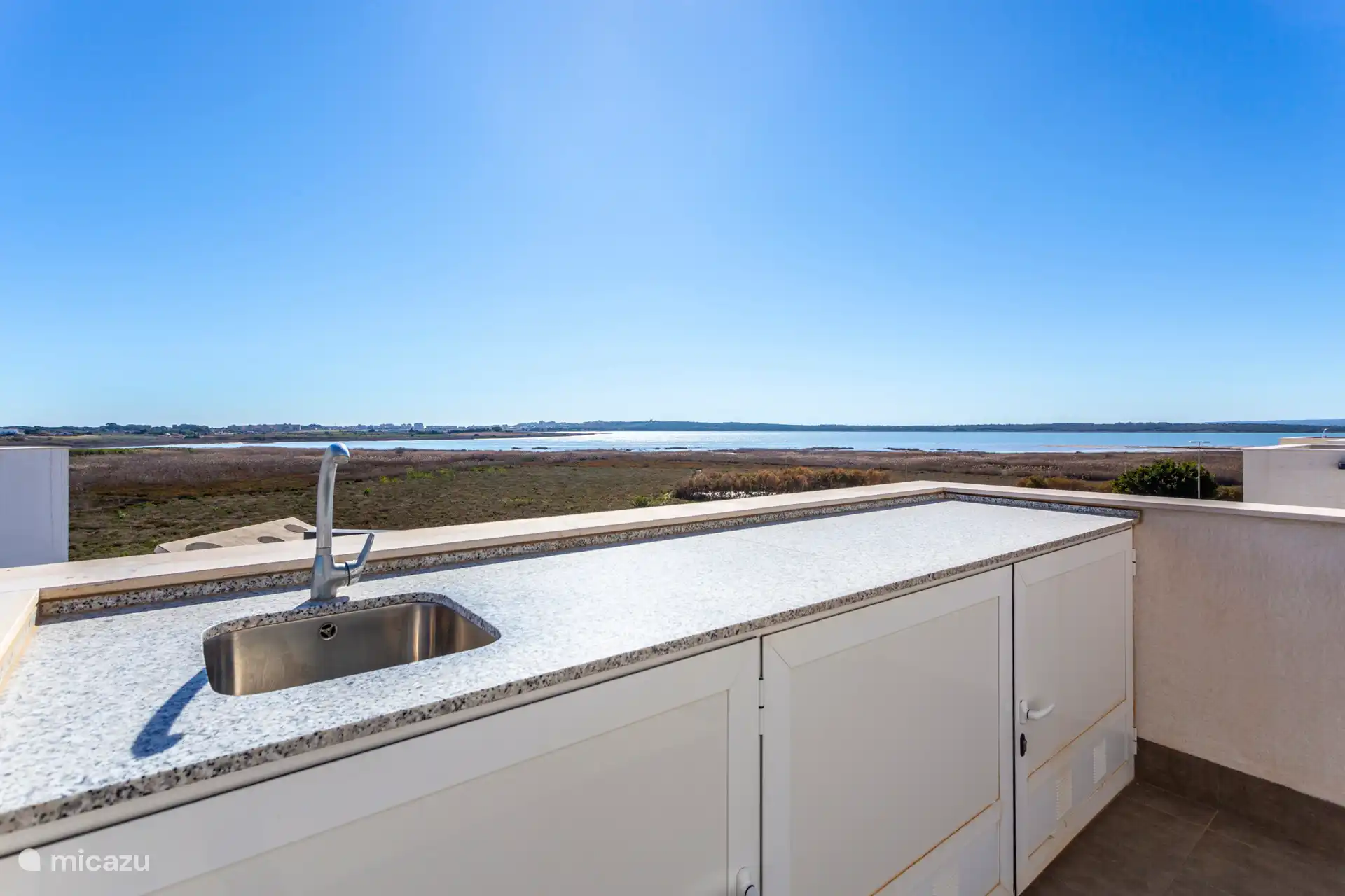 Cuisine extérieure avec vue 