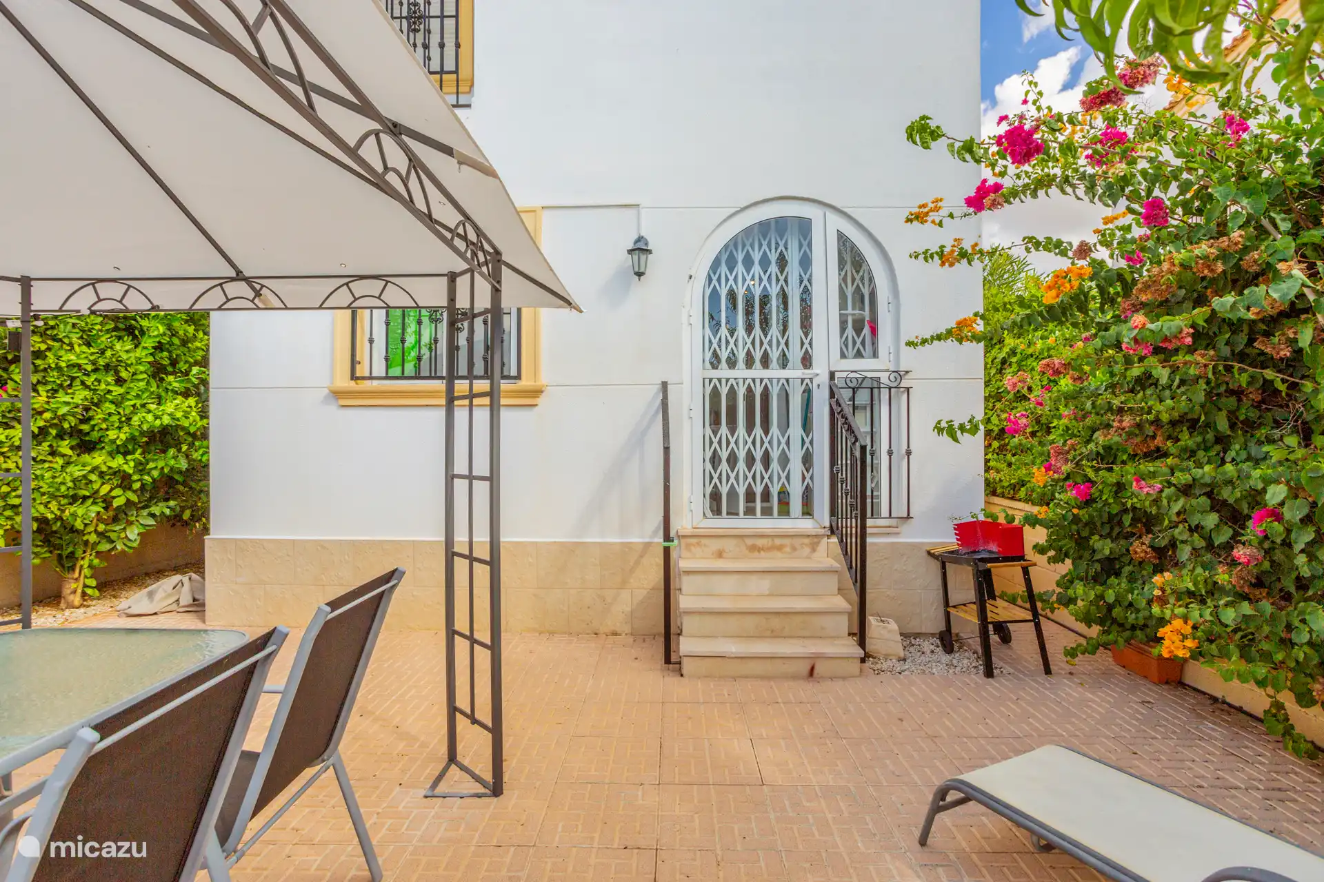 Terras achterzijde woning