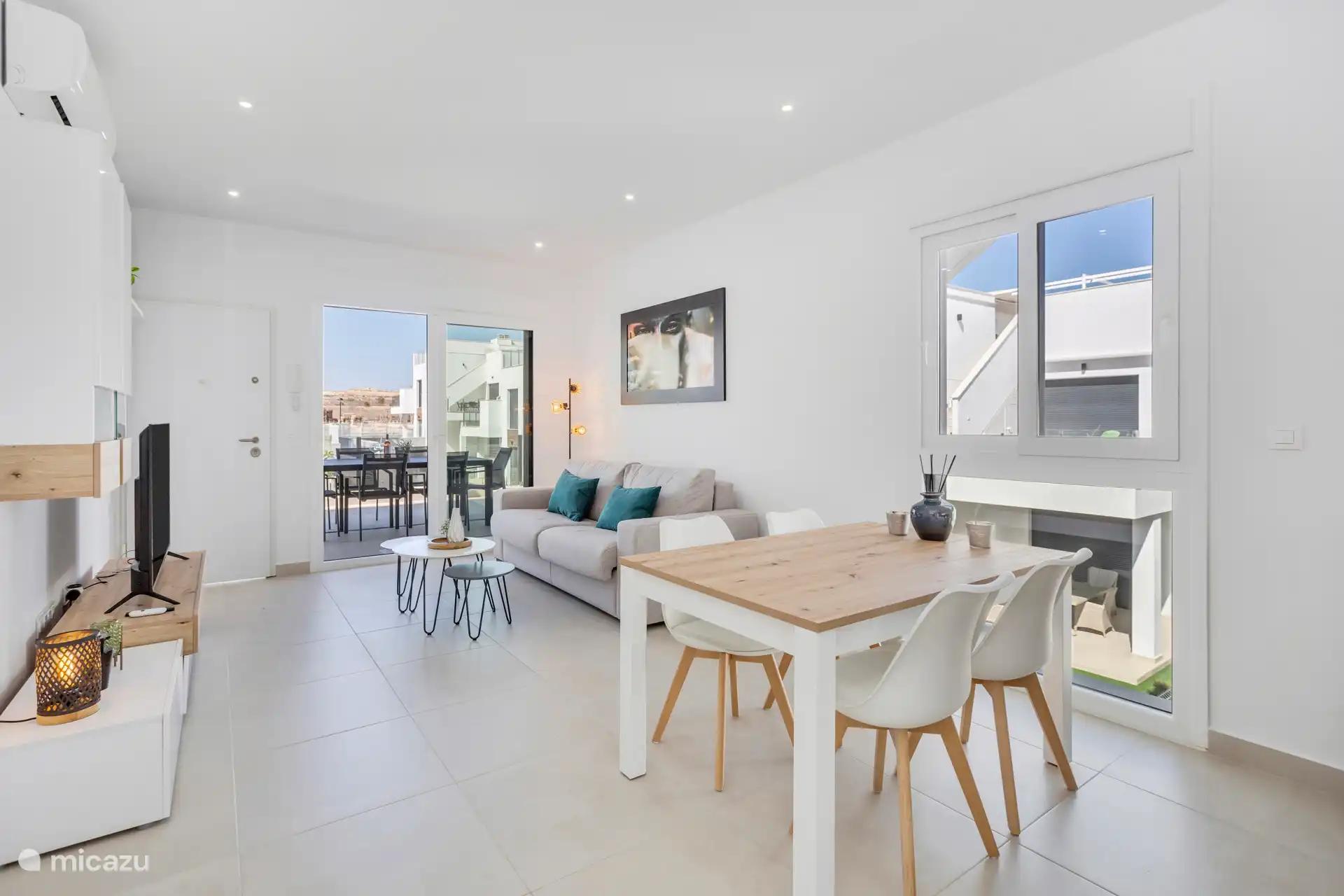 Eetplaats en woonkamer