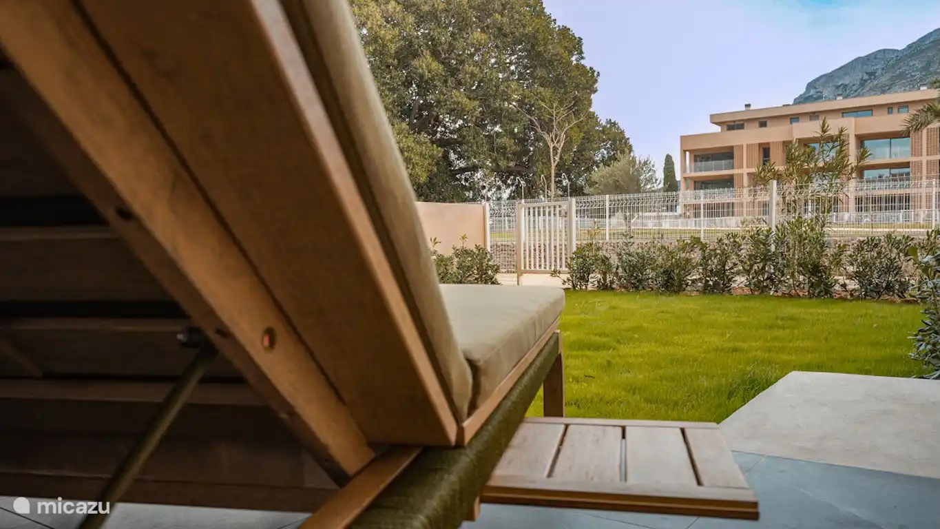 Uitzicht van aan de ligstoelen