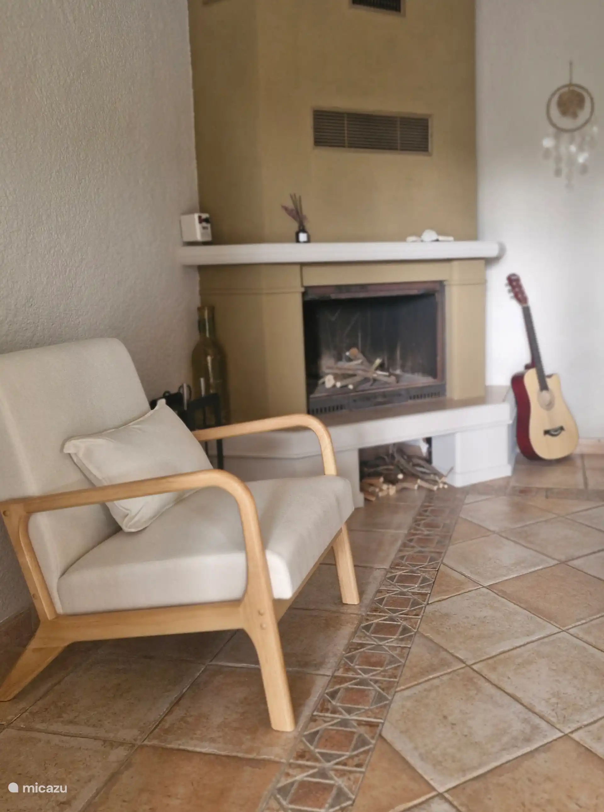 Lazy chair with fireplace