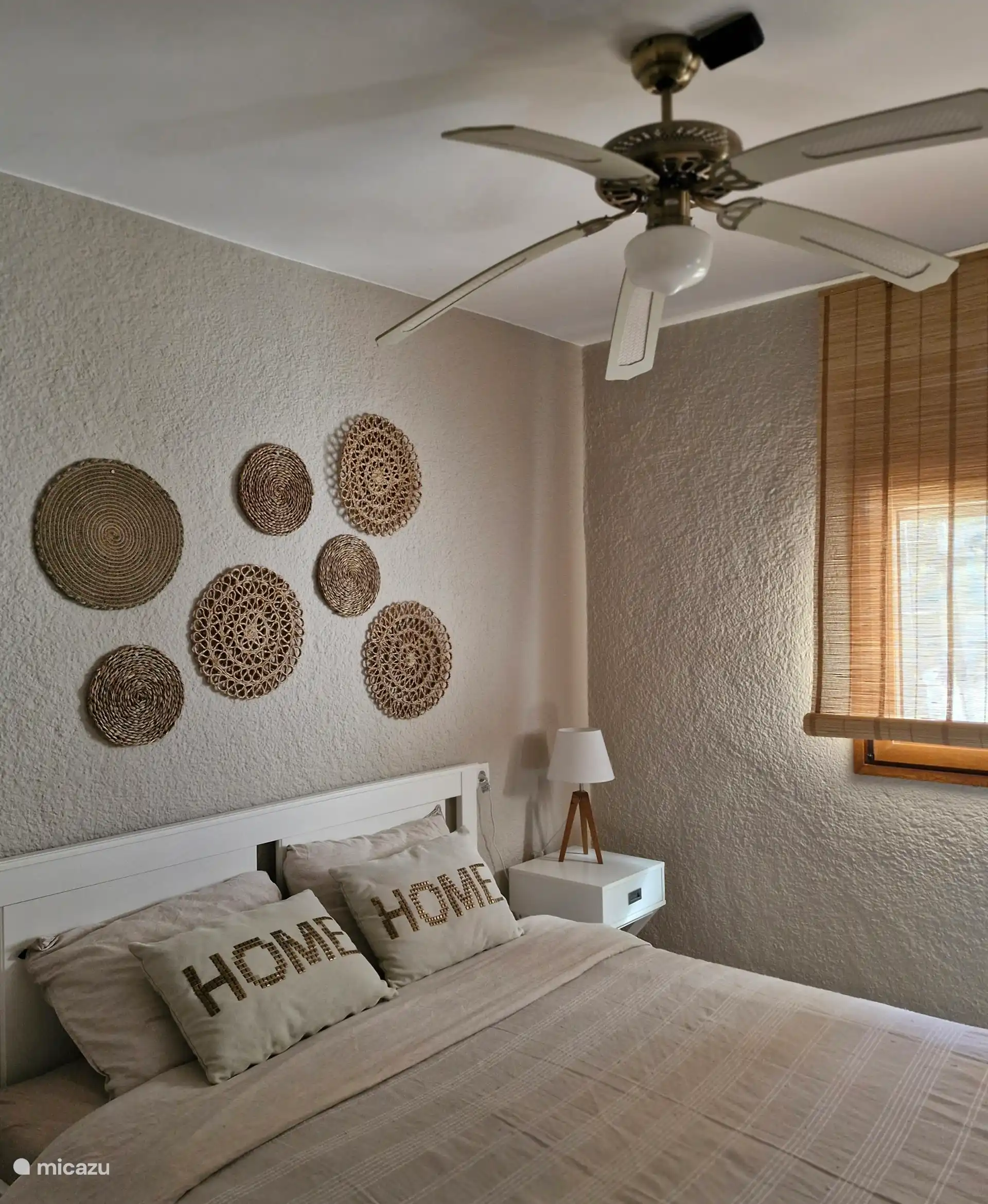 1st bedroom double bed 