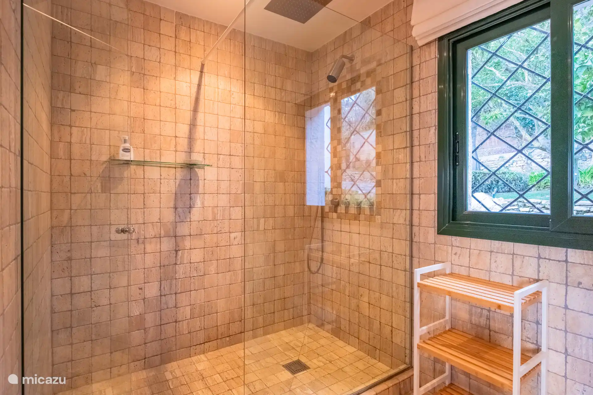 Badezimmer 1 im Suite – Schlafzimmer 1