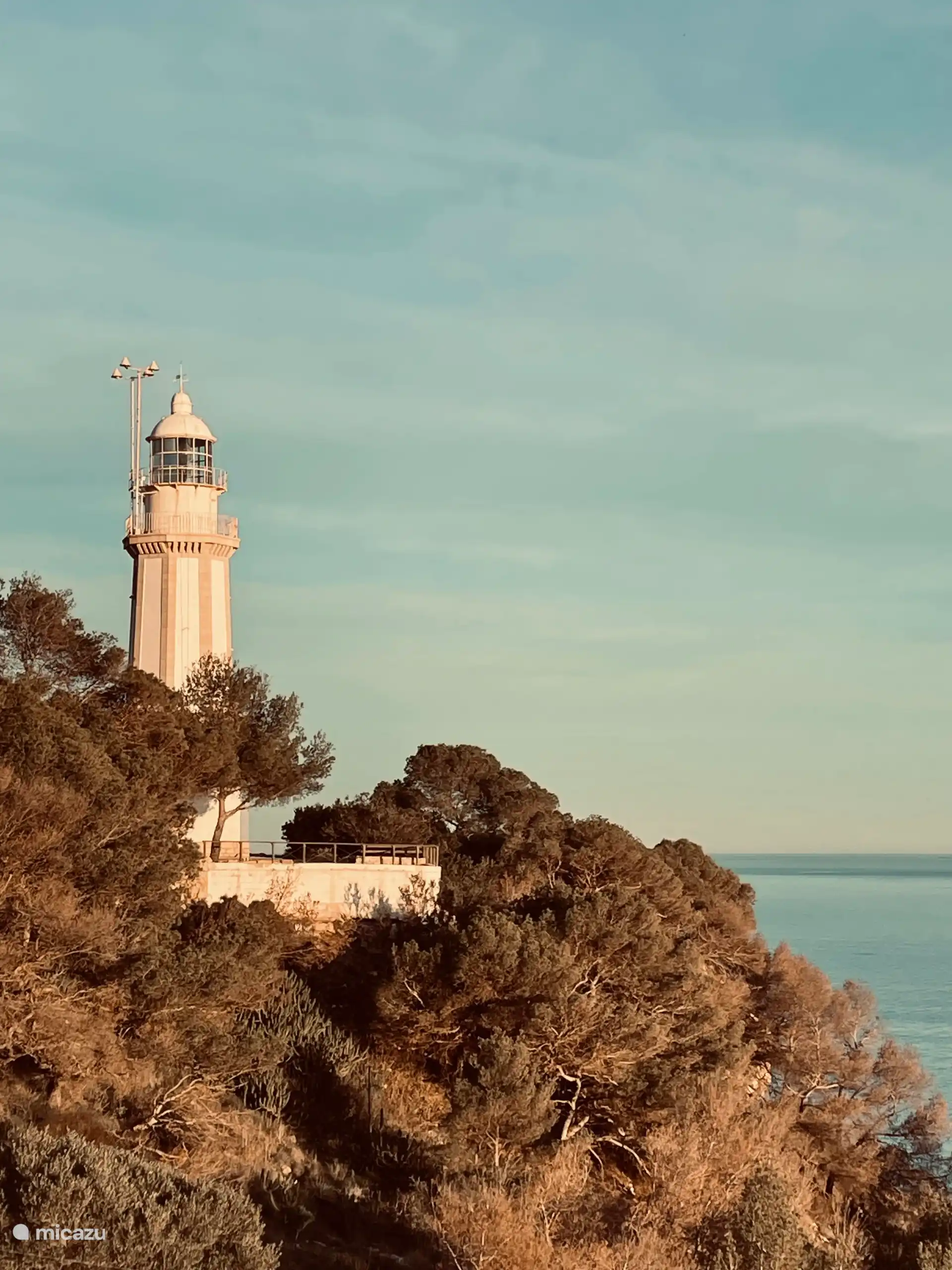 Vuurtoren bij restaurant Mirador op loopafstand van het huis.