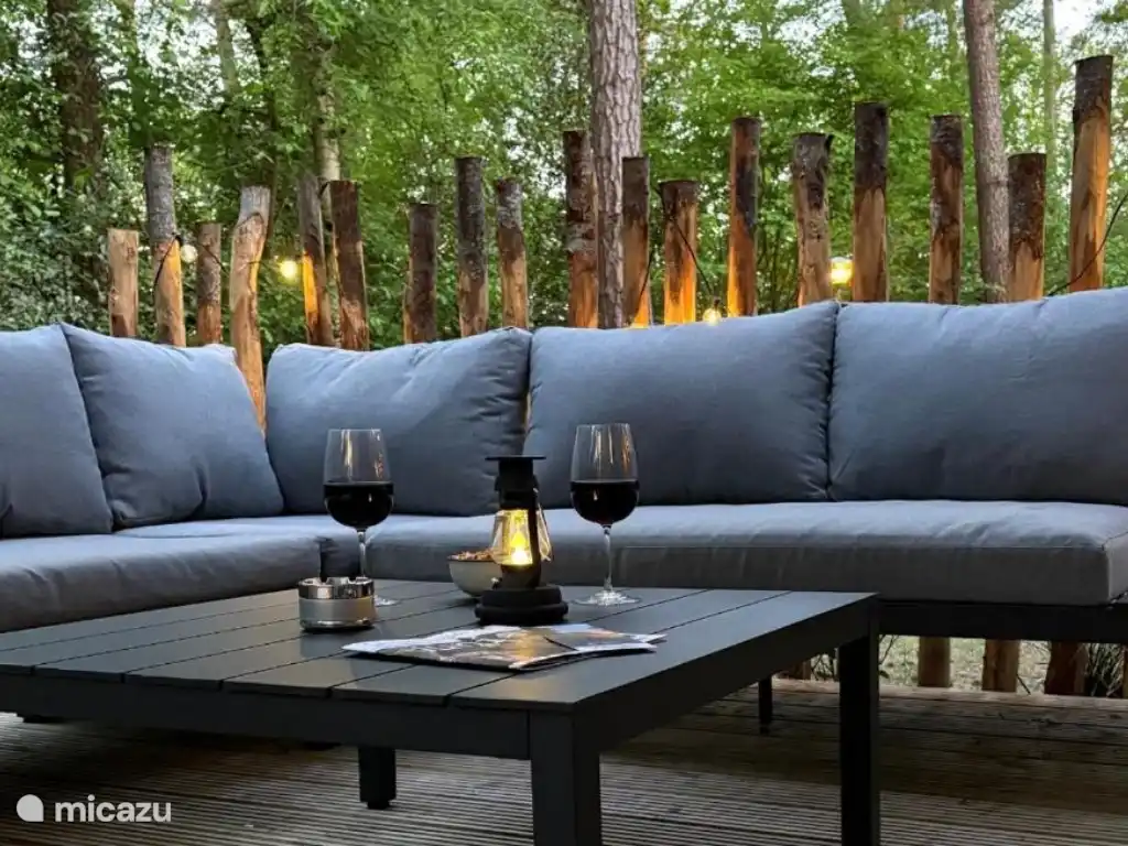 In de avond heerlijk genieten op het ruime privé terras van Vila Norg