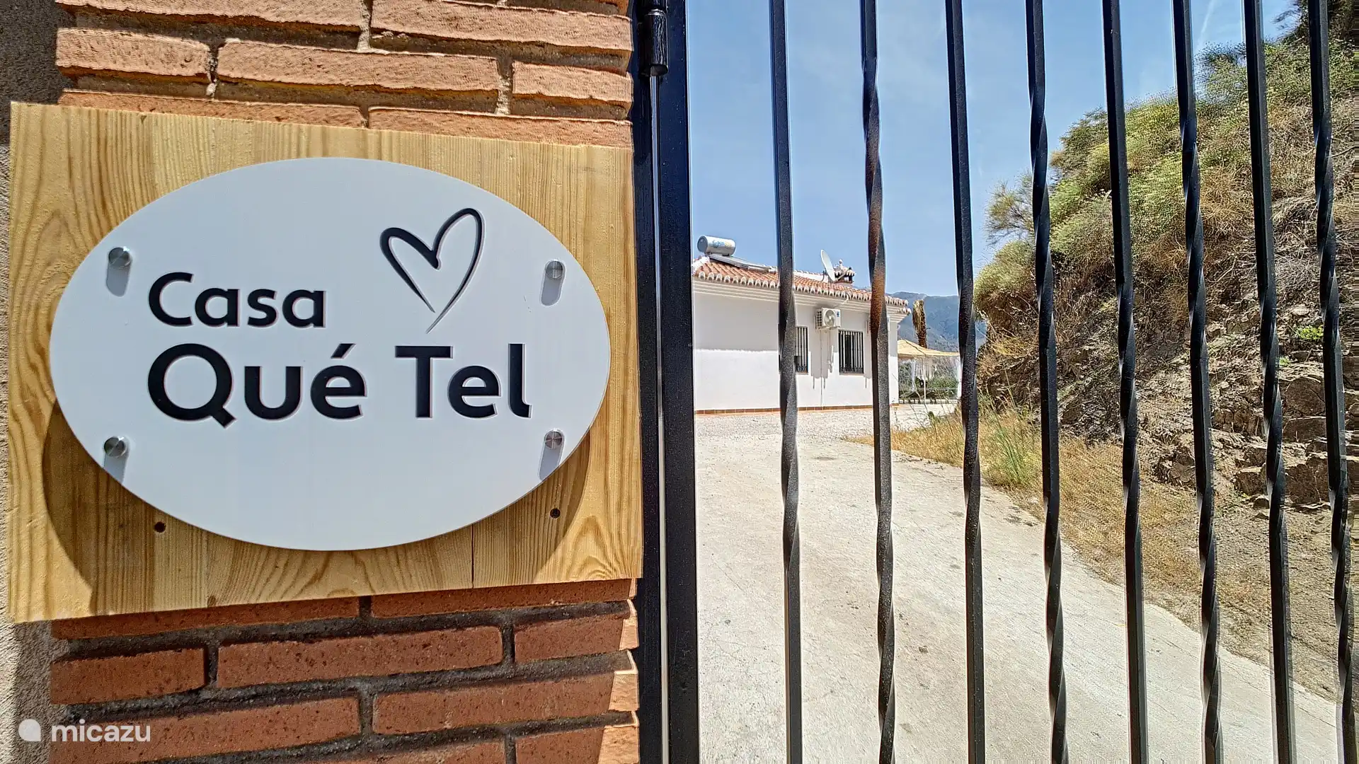 entrada privada con puerta