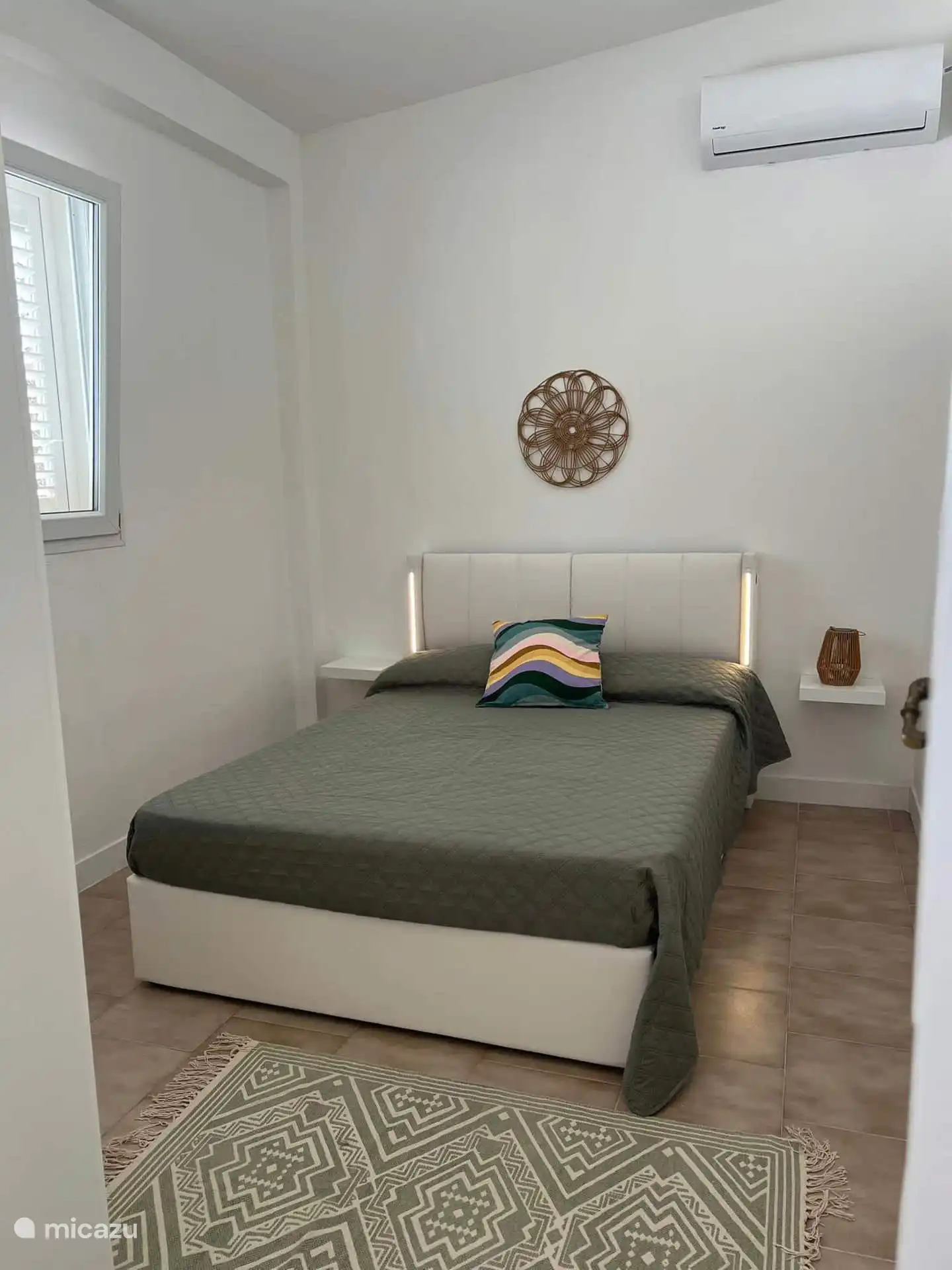 Chambre un avec lit-français