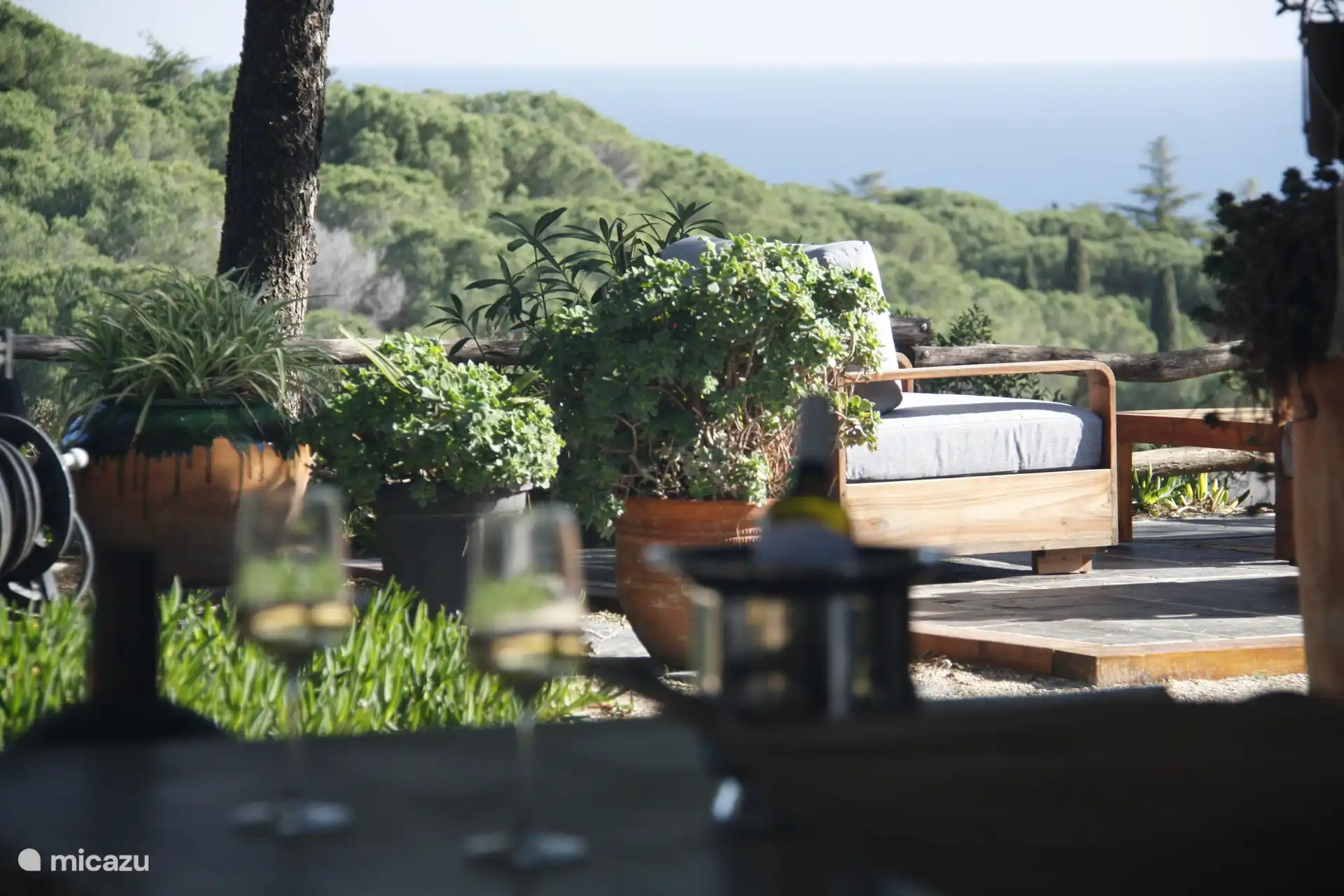 Sol, silencio y vistas al mar