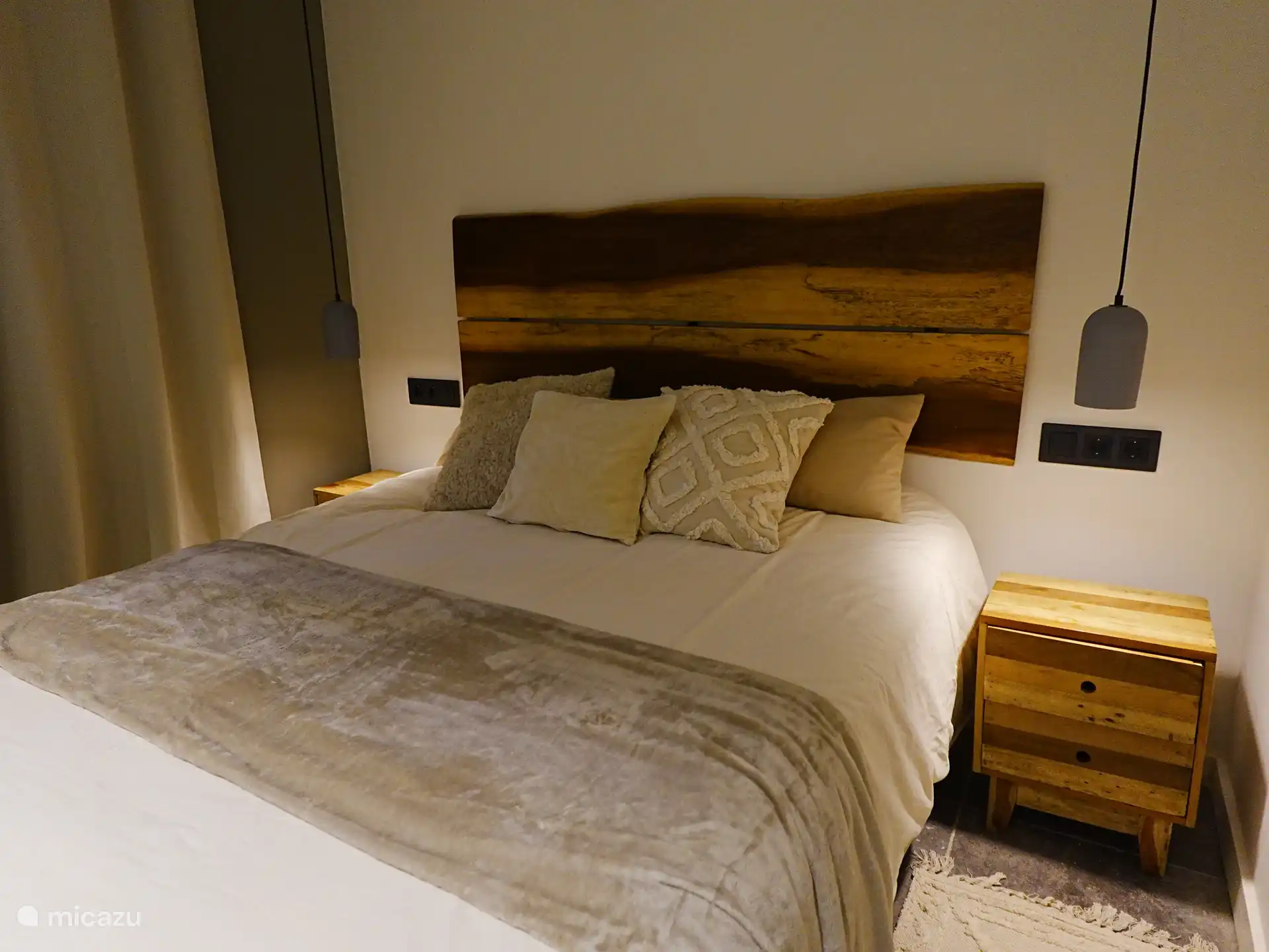 Dormitorio dos — tranquilo, cálido y completo