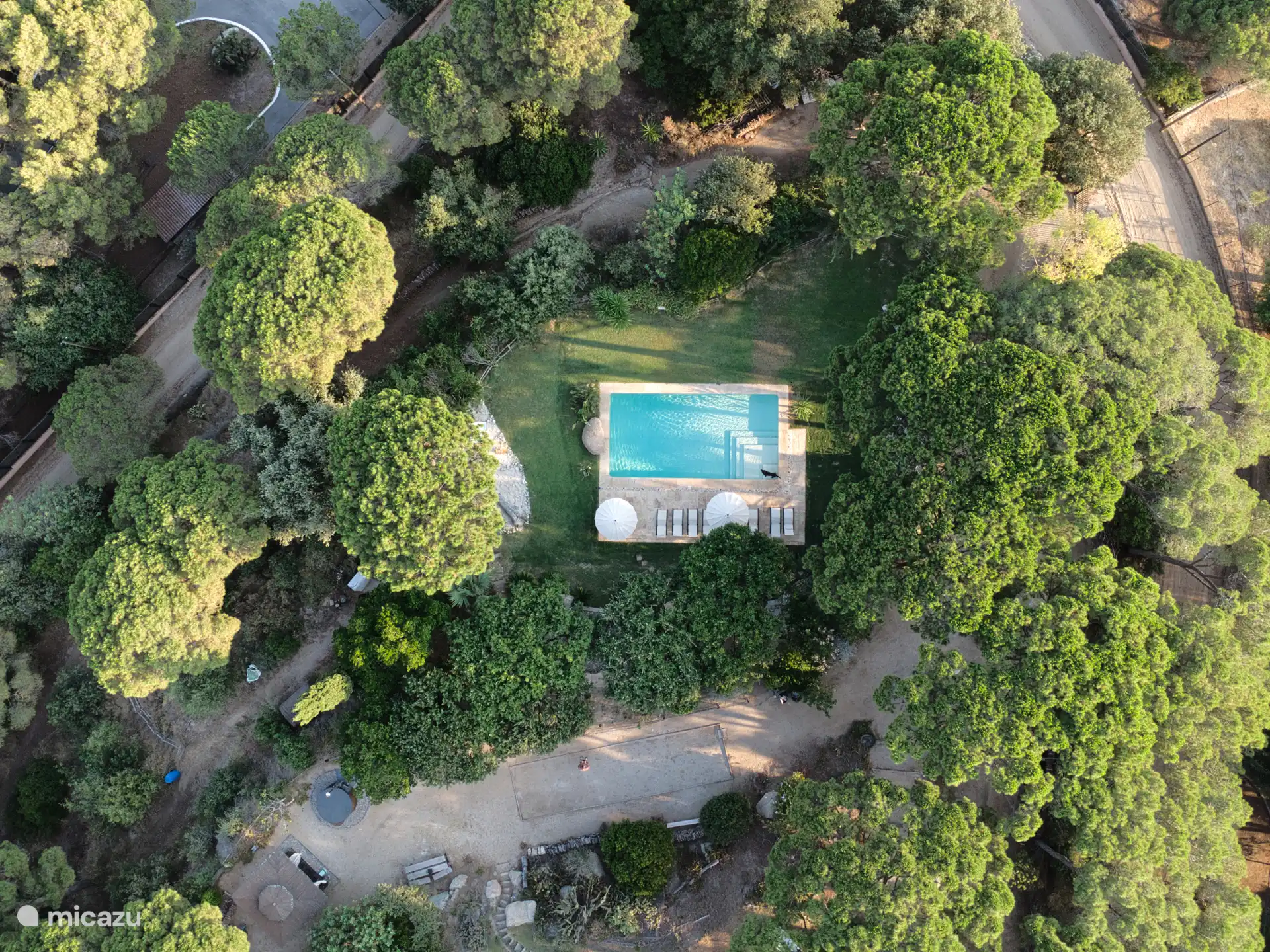 Abrazzo desde arriba — un oasis en el verde