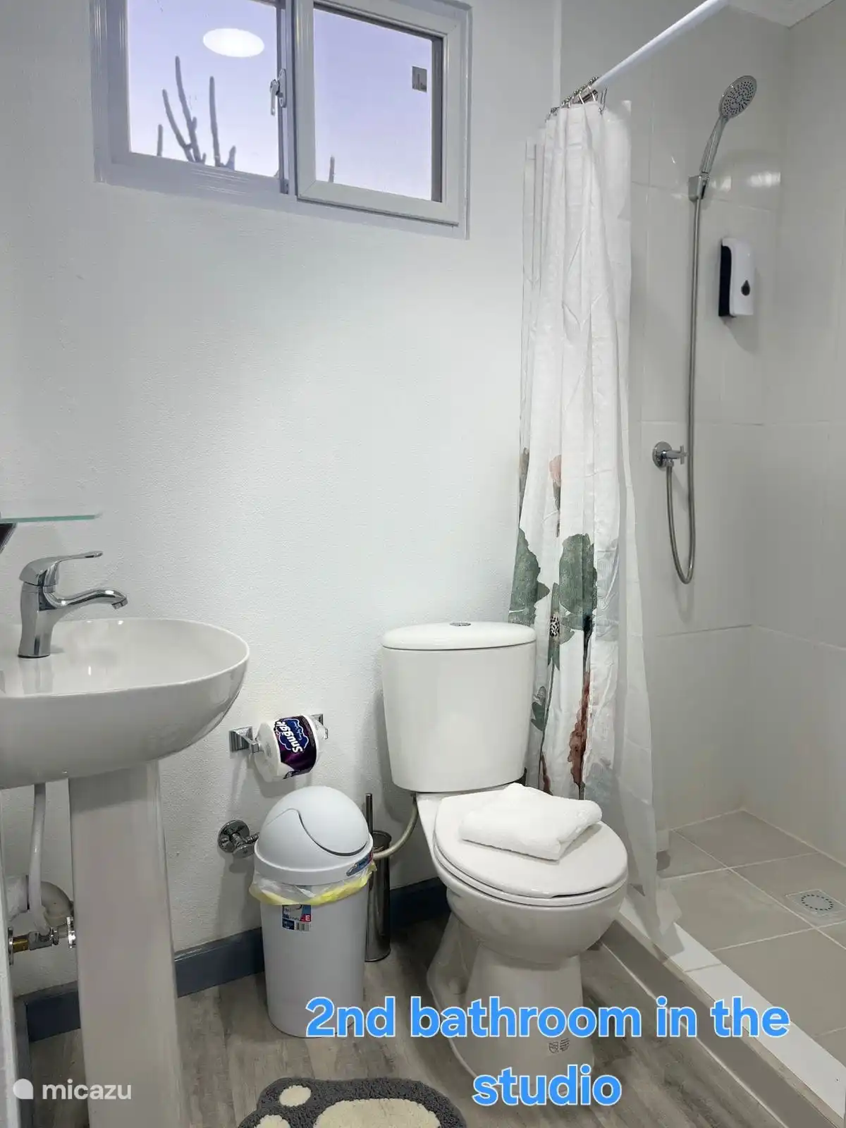 2nd bathroom of the studio