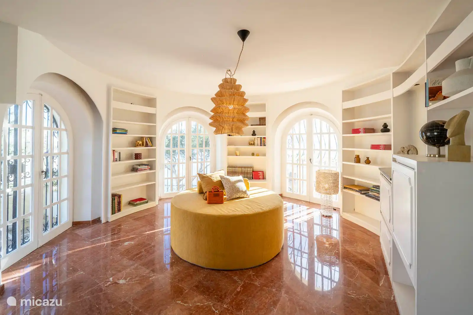 Bibliothek, Klimaanlage, Terrassenzugang, Meerblick.