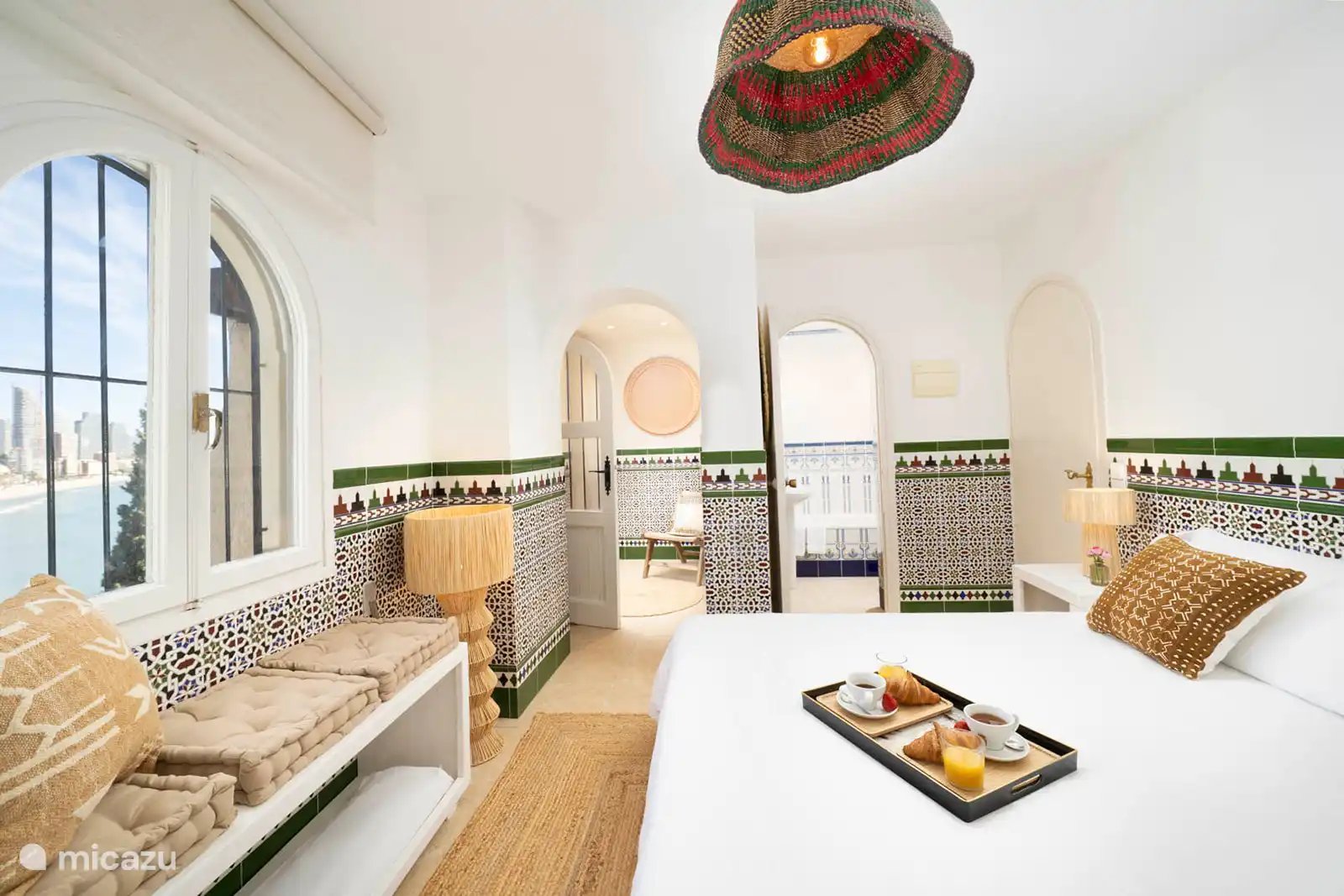  Apartment

Bedroom 7
Bedroom with queen-size bed, direct access to the terrace. Bathroom with bath-shower. 