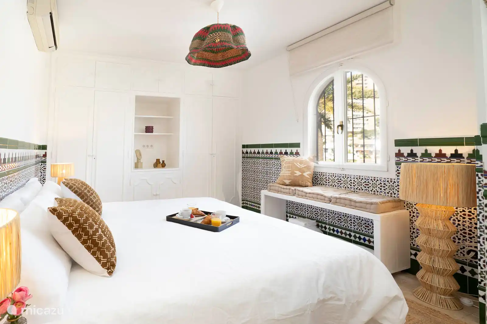 Bedroom 7 Bedroom Apartment with queen-size bed, direct access to the terrace. Bathroom with bath-shower. 