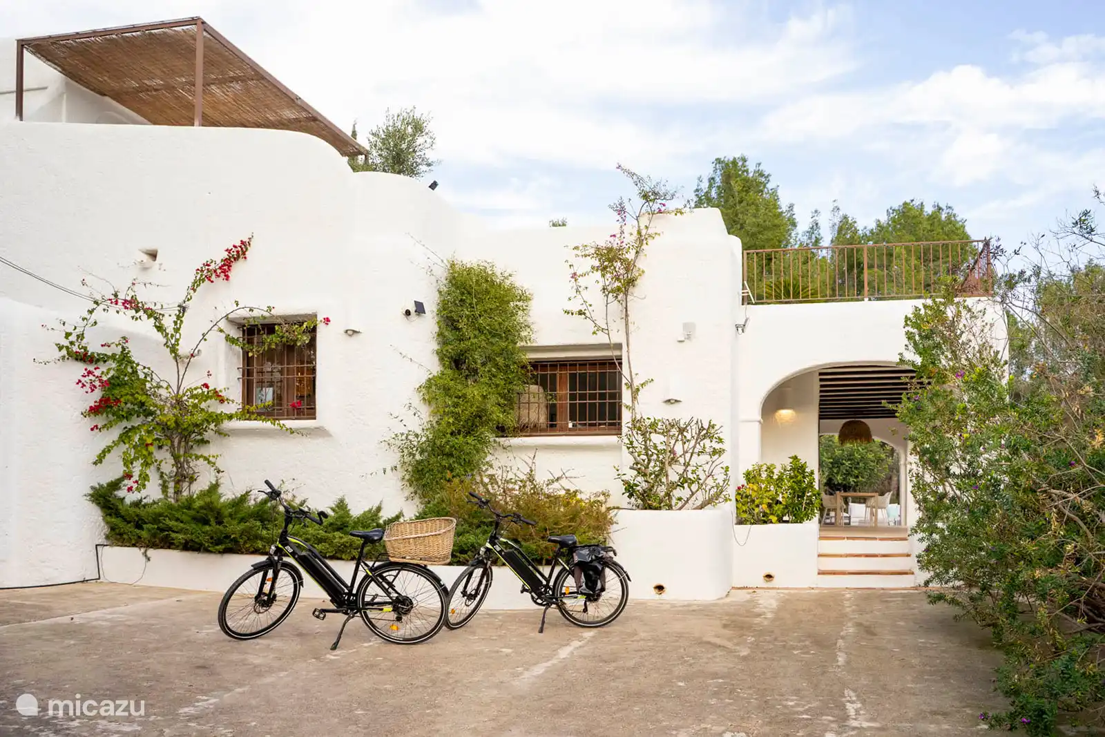 Entrance to the villa Esencia de Altea.