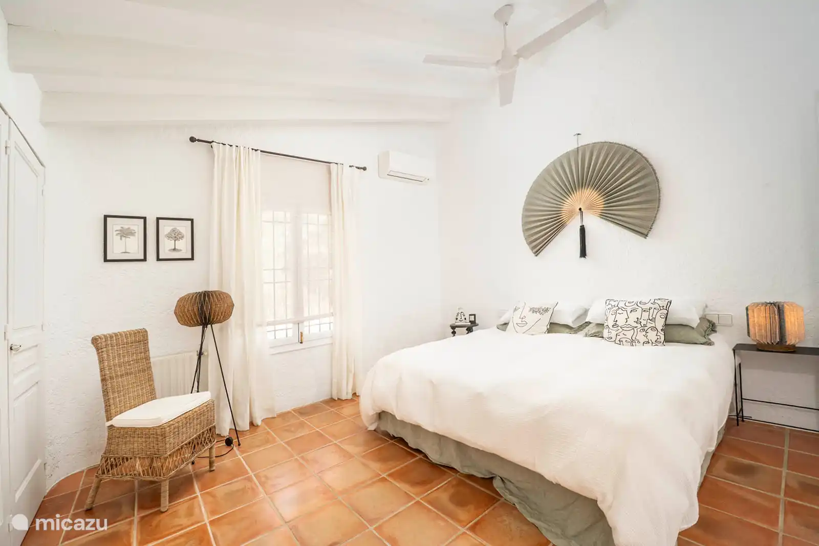 Bedroom 1
Bedroom with 1 double bed 180 cm. En-suite bathroom, bath/shower, WC. 