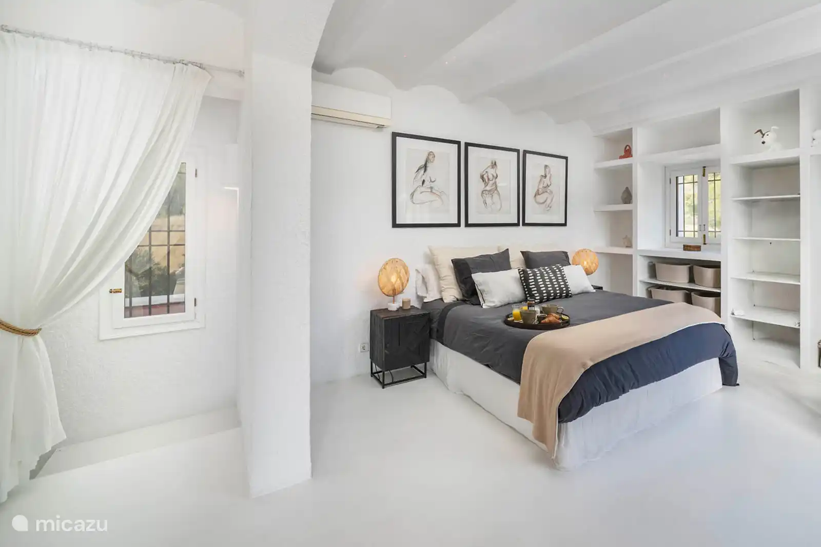 Bedroom 4 – Master
Double bed, en-suite bathroom with shower, toilet, access to terrace with views of nature, swimming pool.