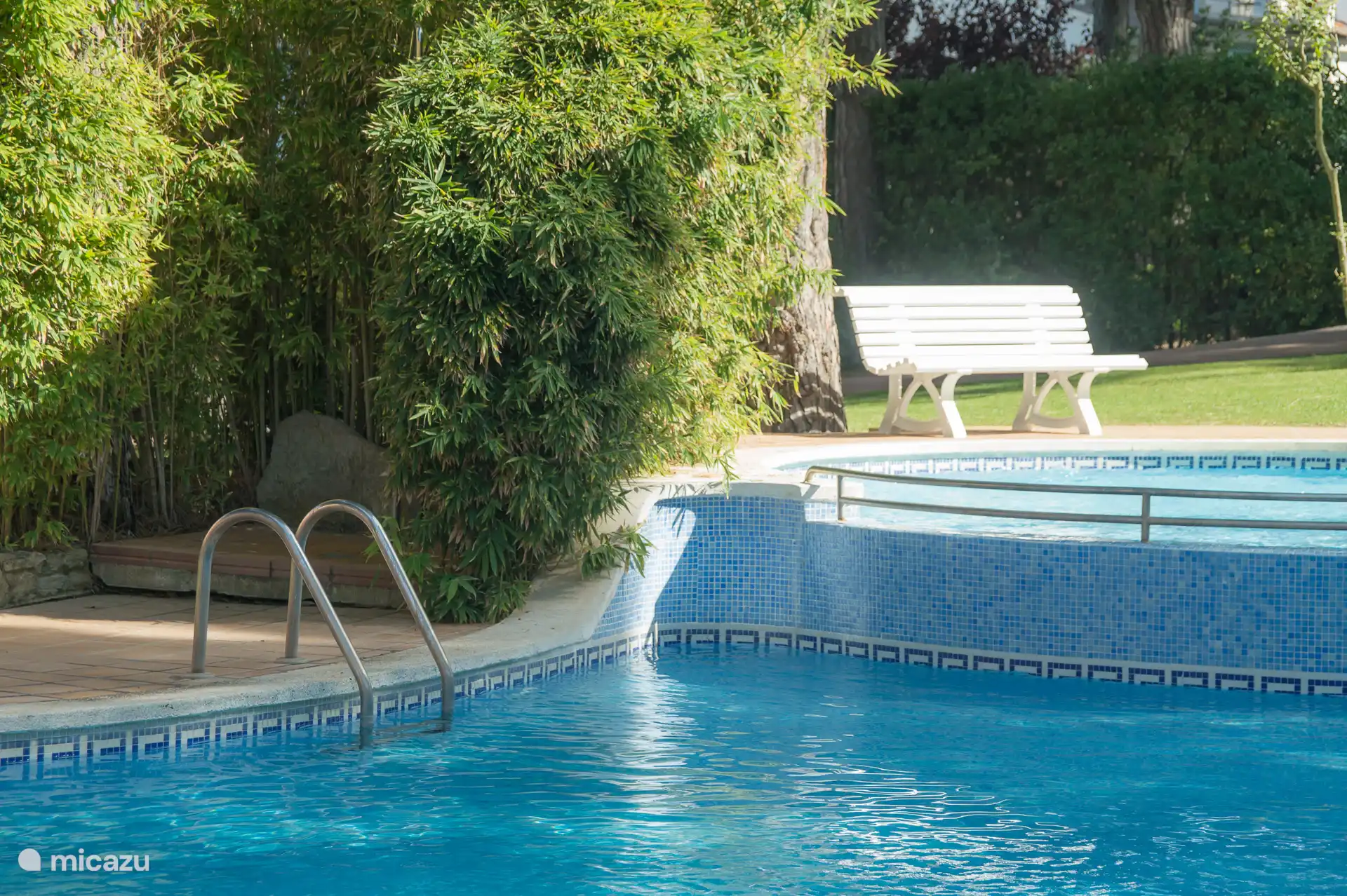 Volwassenen- en kinderzwembad