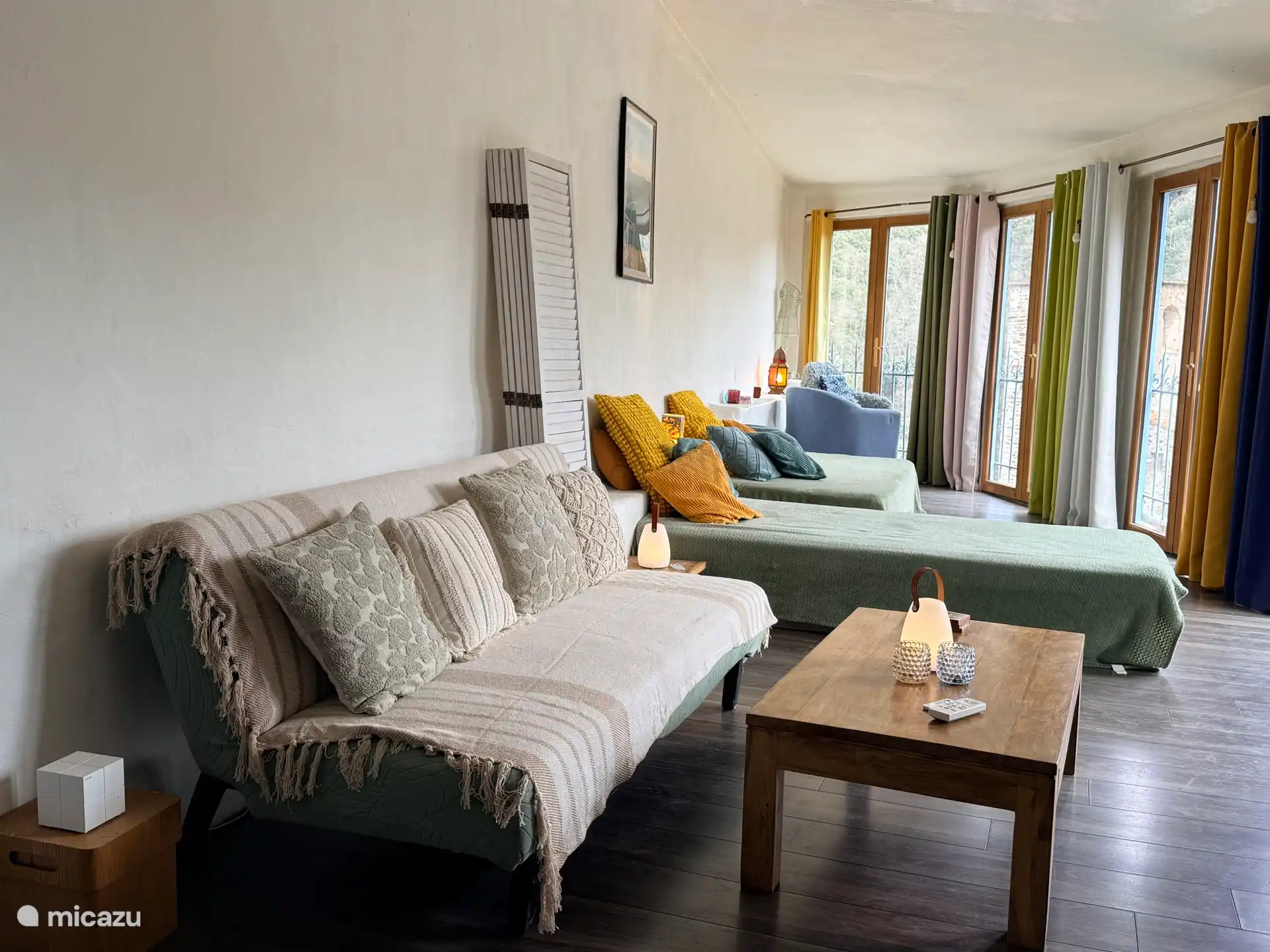 Living met houtkachel - prachtig uitzicht en met smaak ingericht